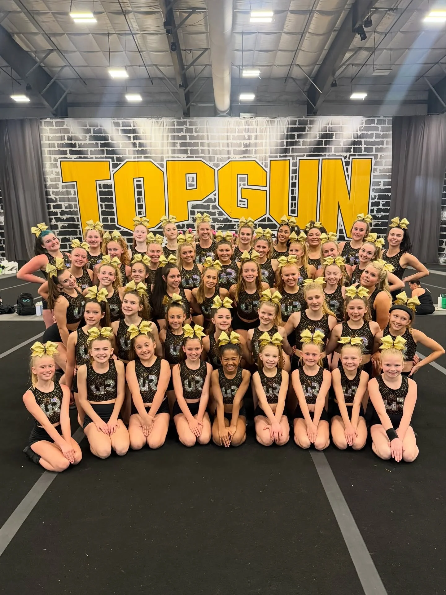 𝙋𝙍𝘼𝘾𝙏𝙄𝘾𝙀𝙎 𝘼𝙍𝙀 𝘾𝙊𝙈𝙋𝙇𝙀𝙏𝙀🎉✨
We had so much fun practicing at Top Gun Orlando this morning! Team dinner tonight and then it&rsquo;s SHOWTIME🎬
#UN4GETTABLE⭐️

#GGOE💖 #SLAYLEBERTIES💙 #FABFAME❤️