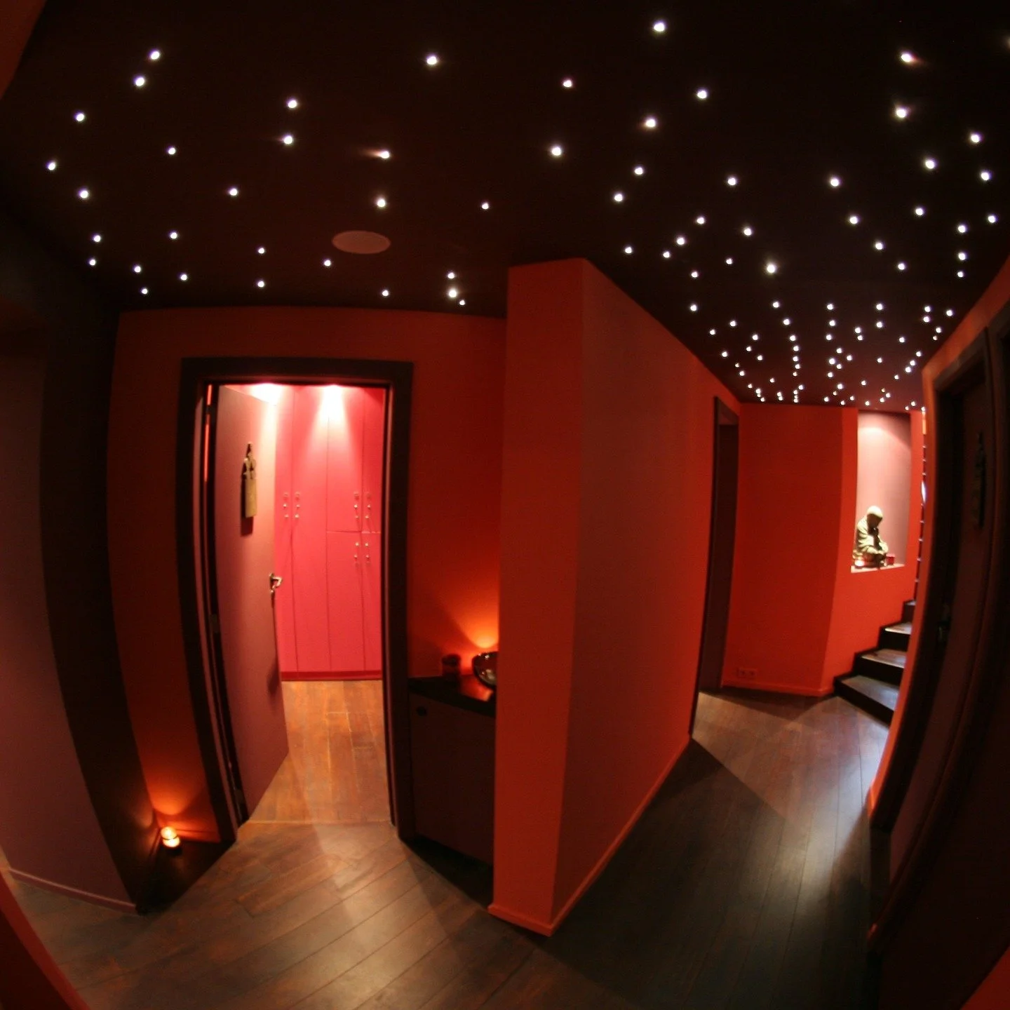 VIEW from.... a circular lens! In our new VIEW series, we'll share how SERENDIP looks from different perspectives, angles (or even, from yoga poses!).
Did you ever stand on your desk (like in the movie, Dead Poets Society) to see the room in a diffe