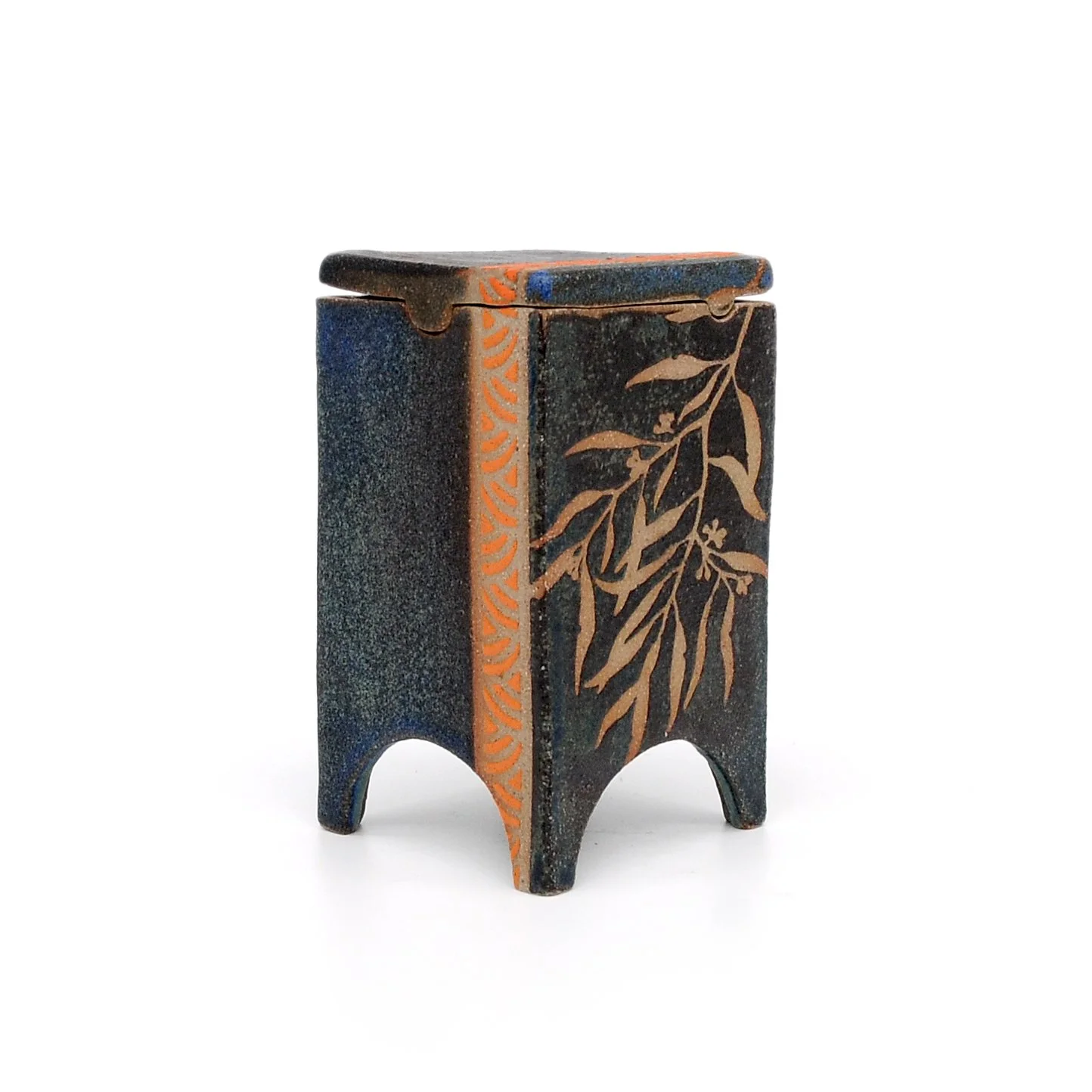 pottery container.JPG