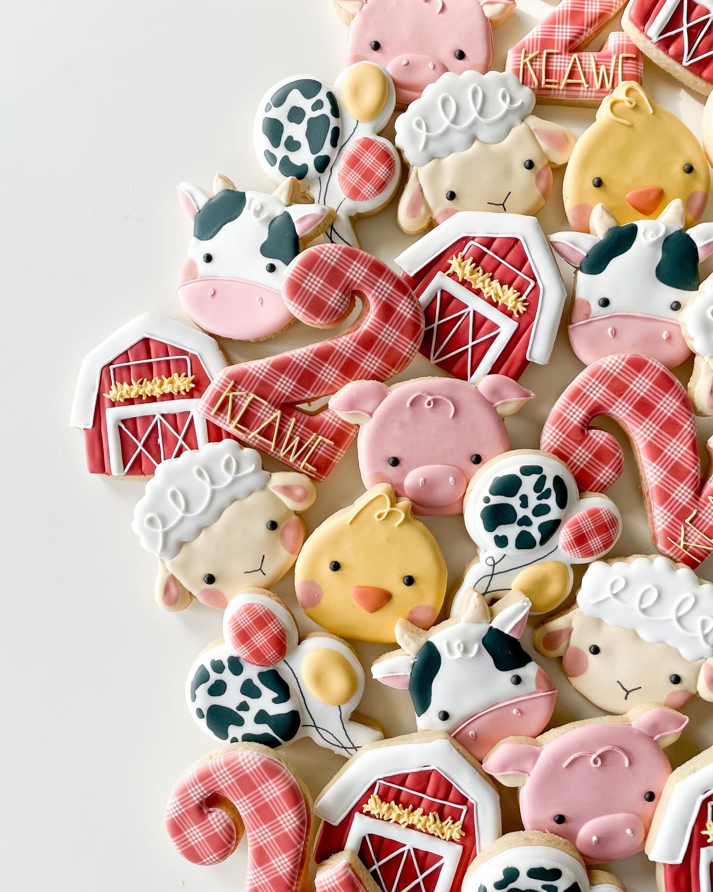 Oink, Cluck, Baa, and Moo&hellip;Keawe is turning TWO!
.
.
.
#farmcookies #animalcookies #birthdaycookies #oahucookies #customcookiesoahu #decoratedsugarcookiesofinstagram
