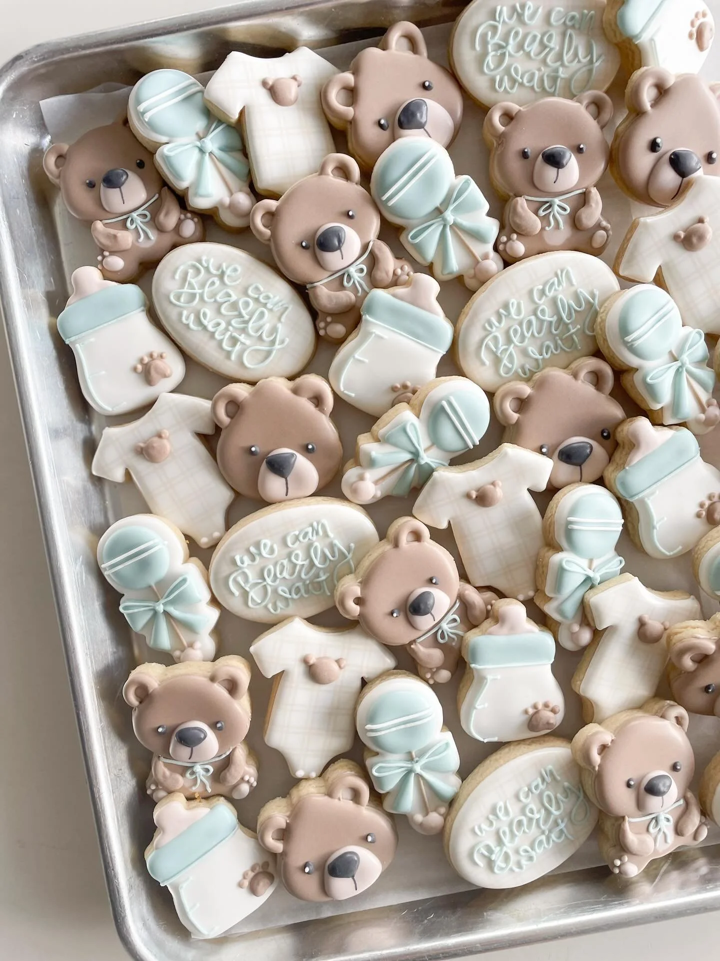 These mini teddy baby shower cookies have my 🤎! 
.
.
.
#babyshowercookies #minicookies #teddybearcookies