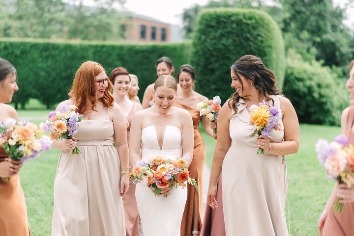 Dressed in the hues of a summer sunset, this wedding brought so much joy to the day. 

Photos: @aliciakingphoto 
Wedding Management: @wedo.events 
Venue: @roundhouseweddings 
Flowers: @athabold 
Beauty: @kindredbeautyco 
Gown: @madewithlovebridal