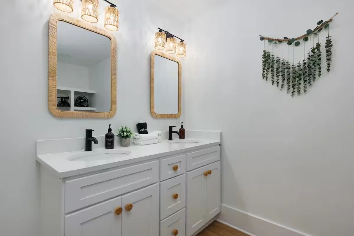 bathroom1.jpeg