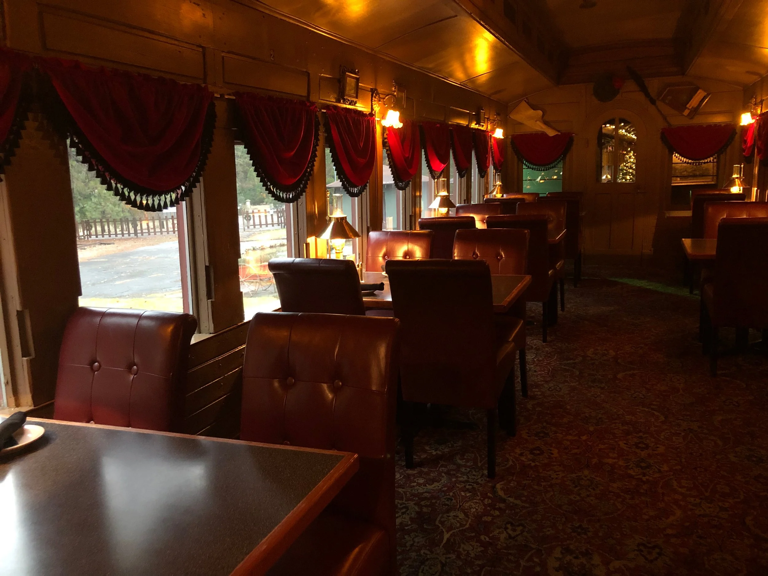 RRP_DININGCAR - 11.jpeg