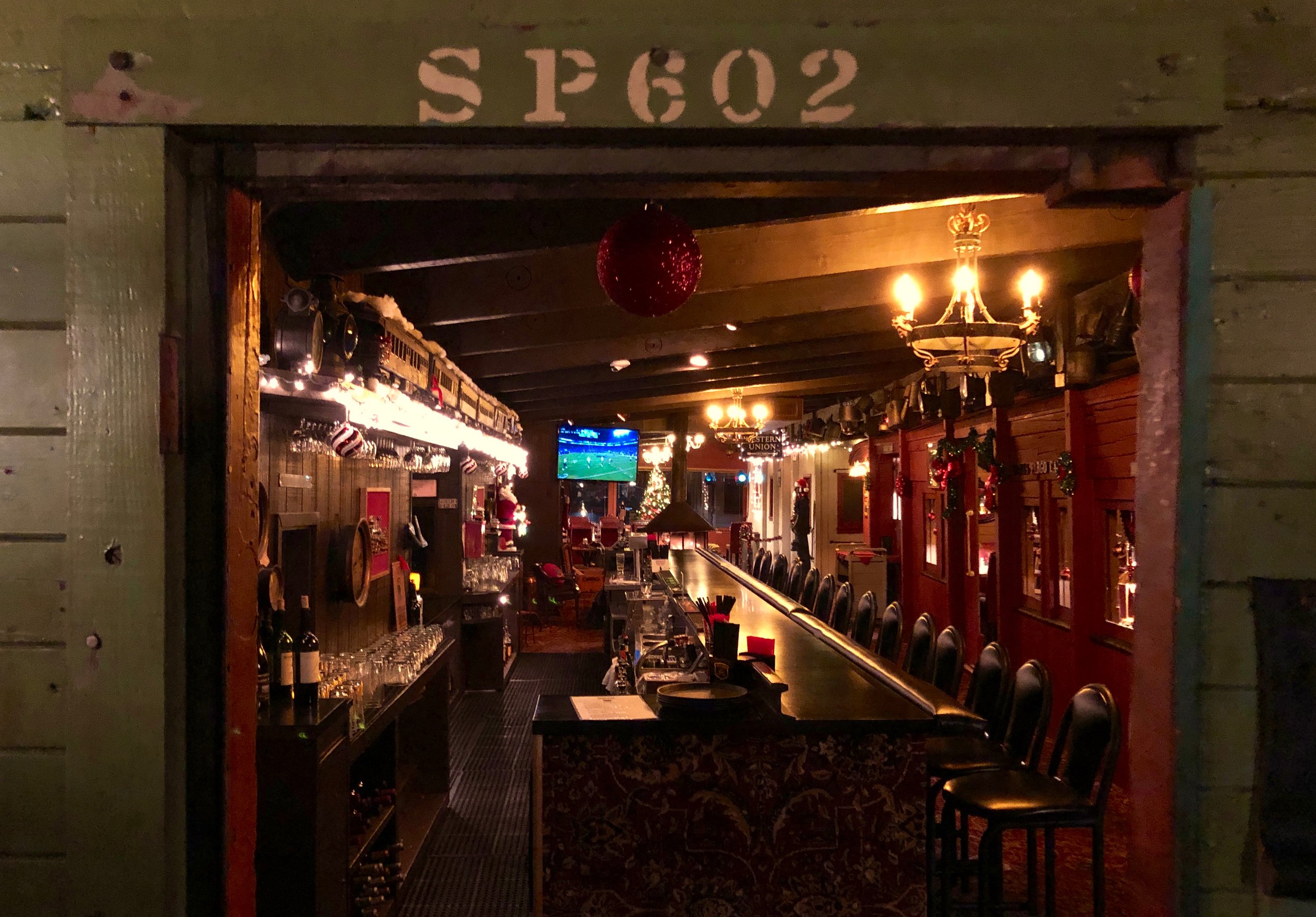 RRP_DININGCAR - 15.jpeg