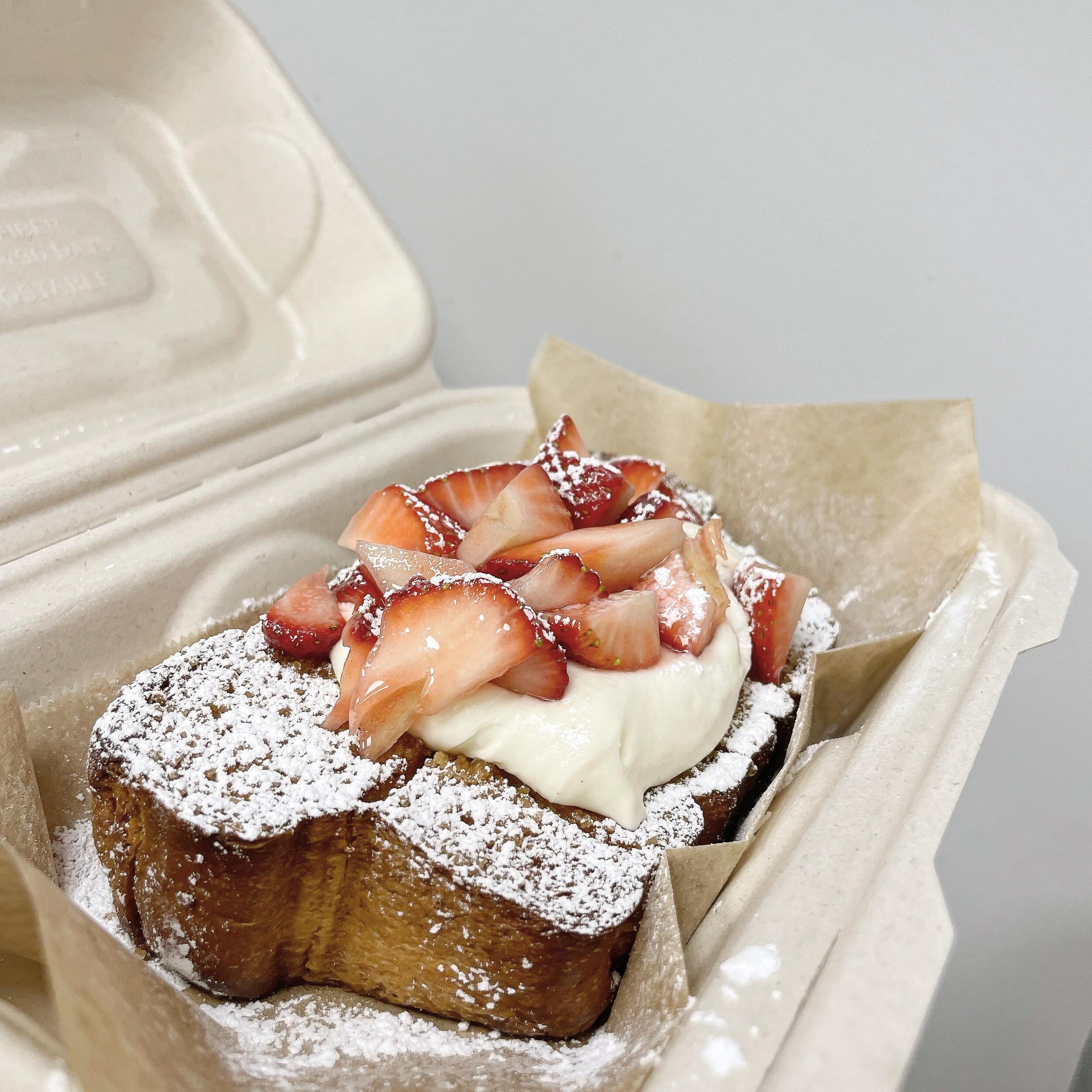 New special💥

Strawberries and puff cream toast 🍓🍓🍓

Honey butter toast. Turbinado sugar. House puff cream. Macerated strawberry yuzu. 

Limited amounts made💥🍓

So light and creamy ☁️☁️

#toast #milkbread #bakery #localbusiness #smallbusiness #