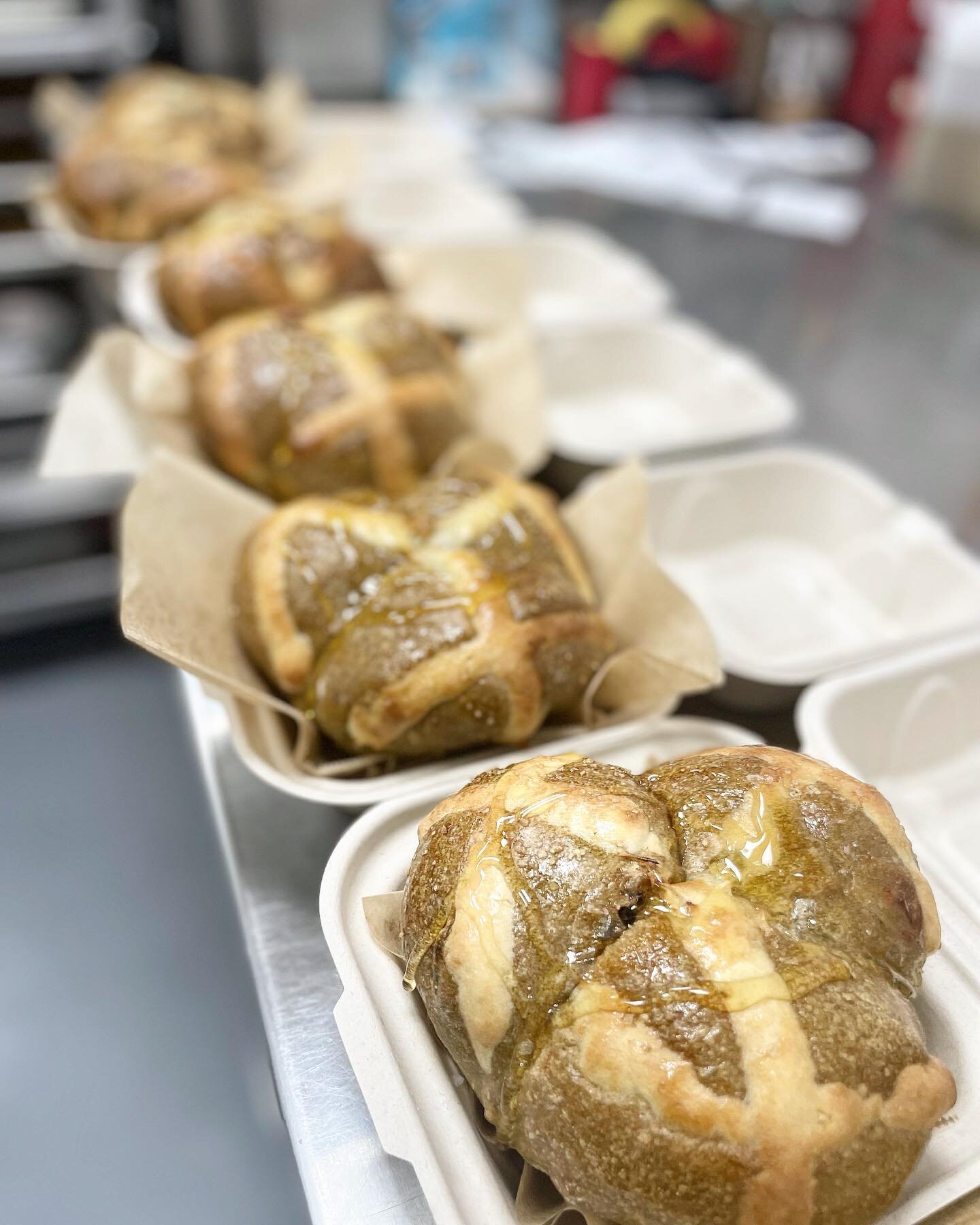 These hojicha hot cross buns 🧡where unbelievably popular this weekend&hellip;. 

Every weekend we are so unbelievably overwhelmed with all love and support. We do our best with the amount of space and looking for a leased storefront is not as easy t