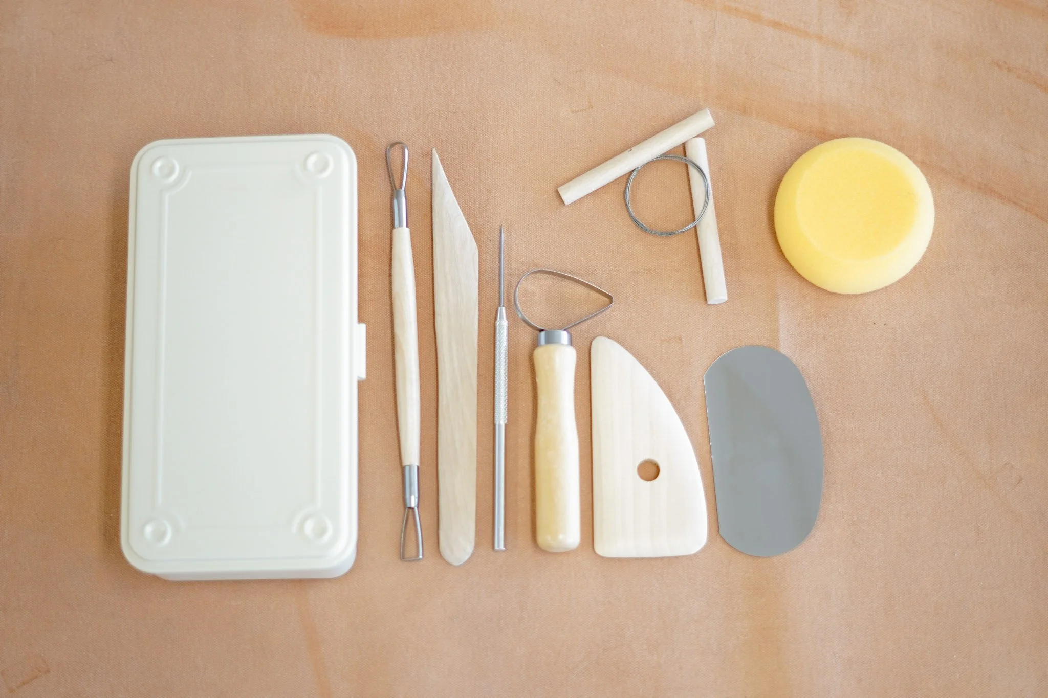 5-Toolbox-throwing-white.jpg