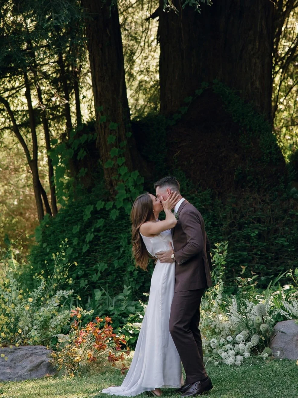 One of my favorite moments of 2025 ✨ 

Reflecting on what a full year it was with some beautiful projects, lovely humans, and incredible places I was lucky enough to work at! 🥲🥲🥲

Venue: @dawnranch 
Planning/design: @jacindaweddingsandevents 
Phot