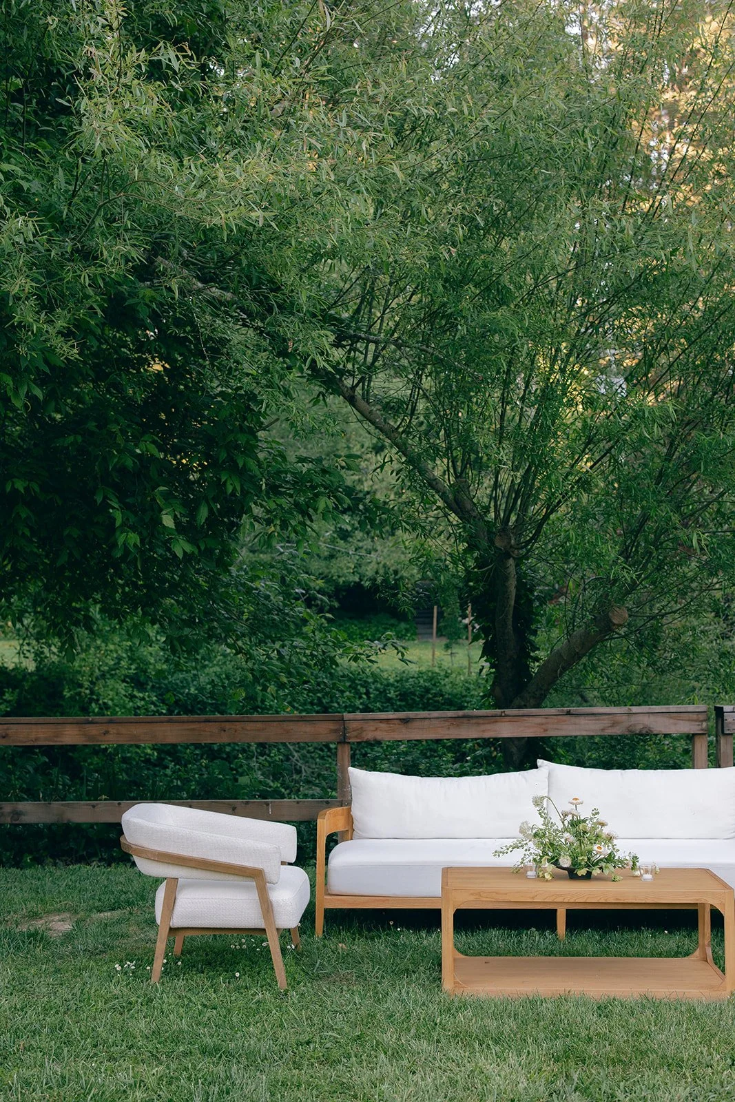 lounge with wildflower coffee table arrangement