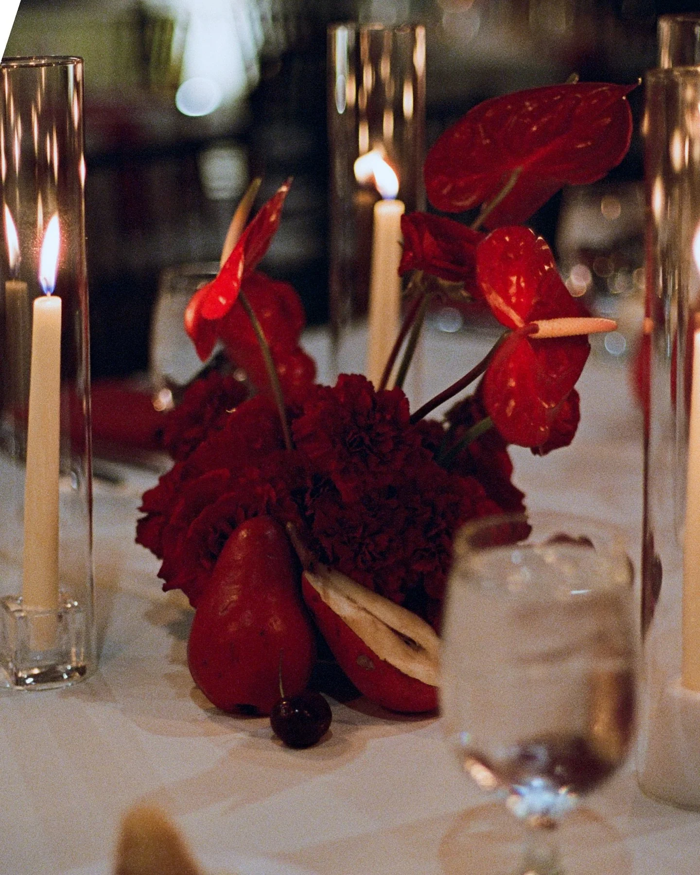 Little moments from Alex &amp; Patrick&rsquo;s wedding as we get ready to celebrate their anniversary 🥂

Shot on 35mm film