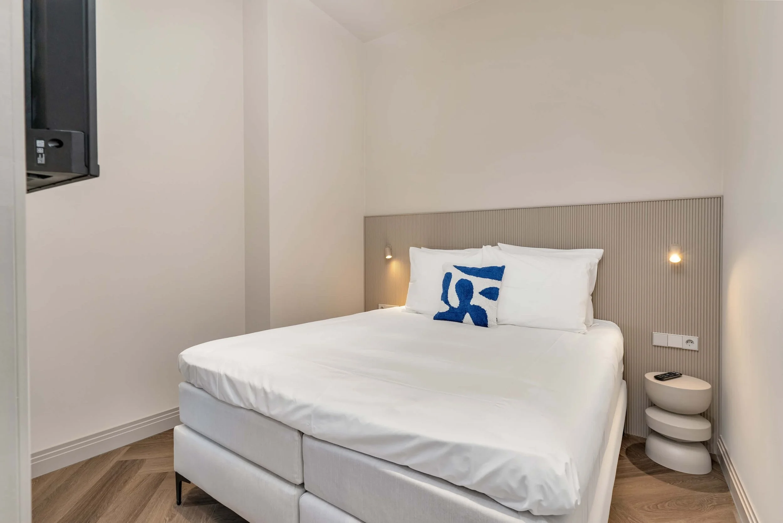 Hotel Kobalt - The Hague - apartment_02.jpg