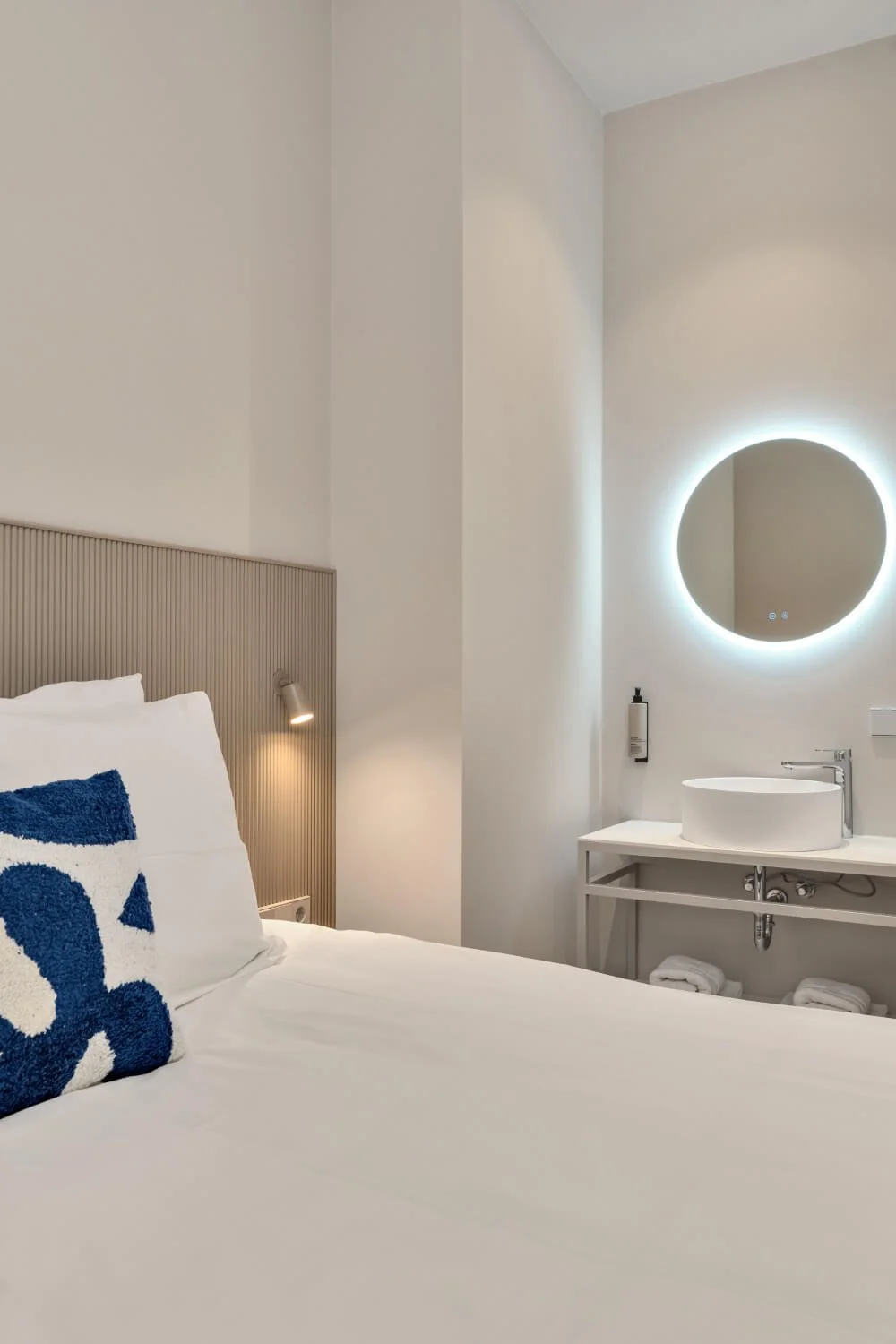 Hotel Kobalt - The Hague - apartment_05.jpg