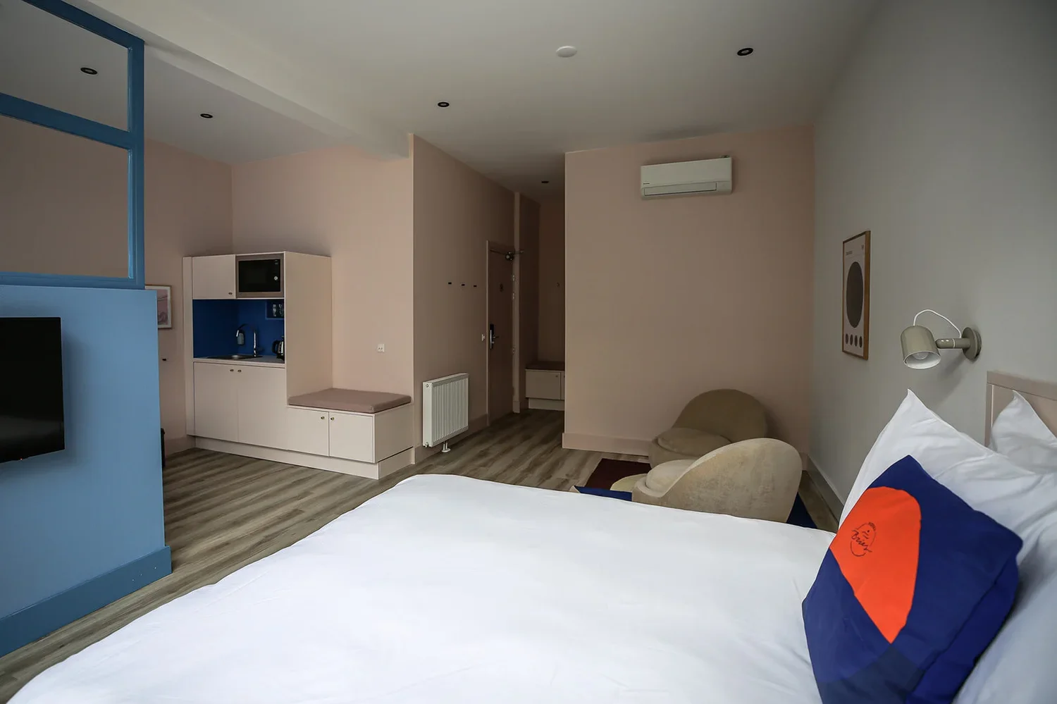 Hotel_Bries_Scheveningen_boutique_hotel_XL_room2.webp