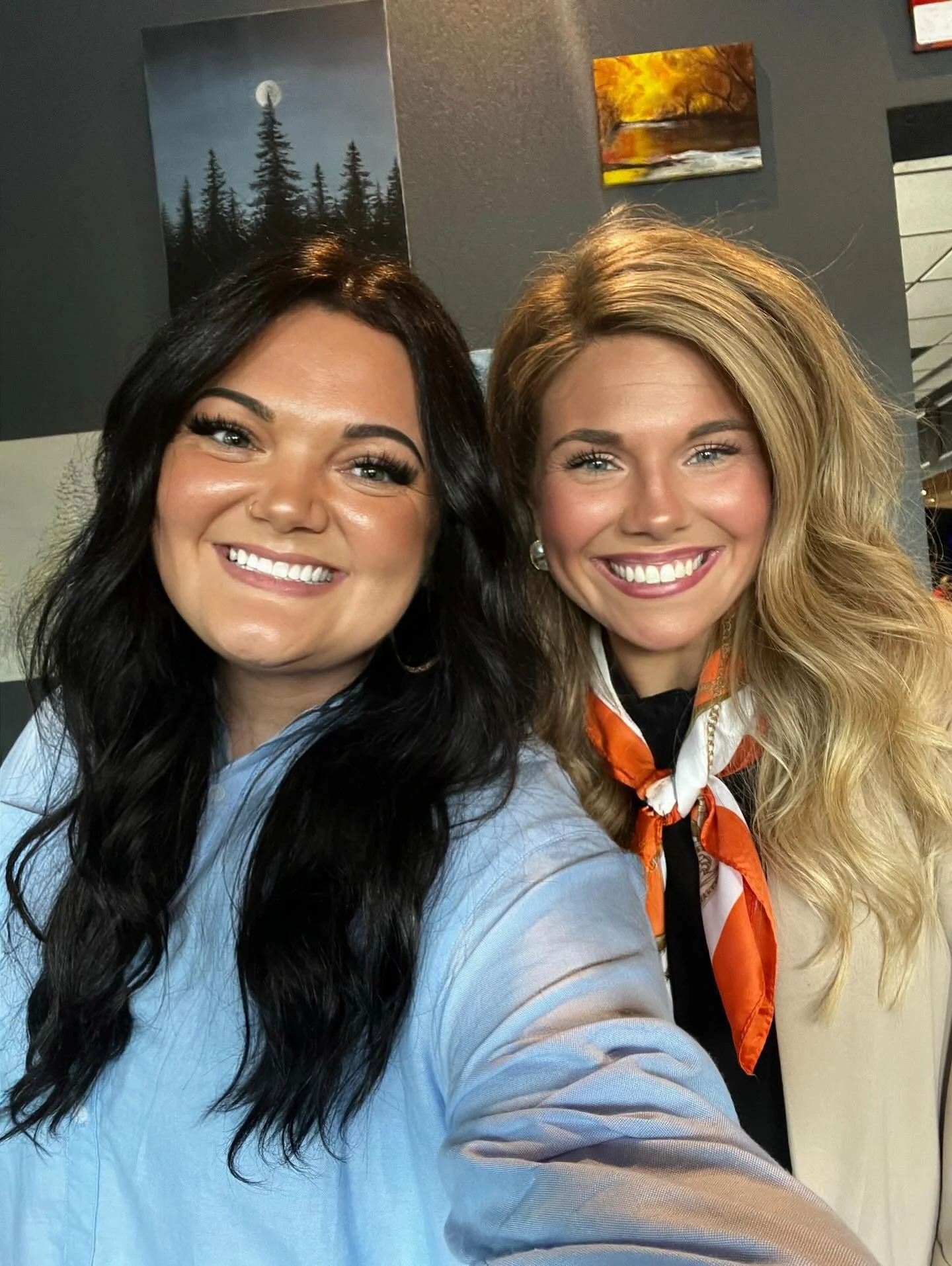 Got to have lunch today with my new sister Ruthie who is beautiful, fiery, and God sent! Kingdom friendships are truly a gift. 🩷✨