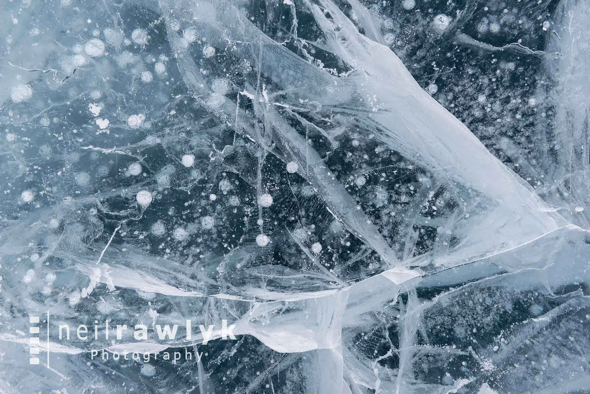 Bubbles frozen in Ice