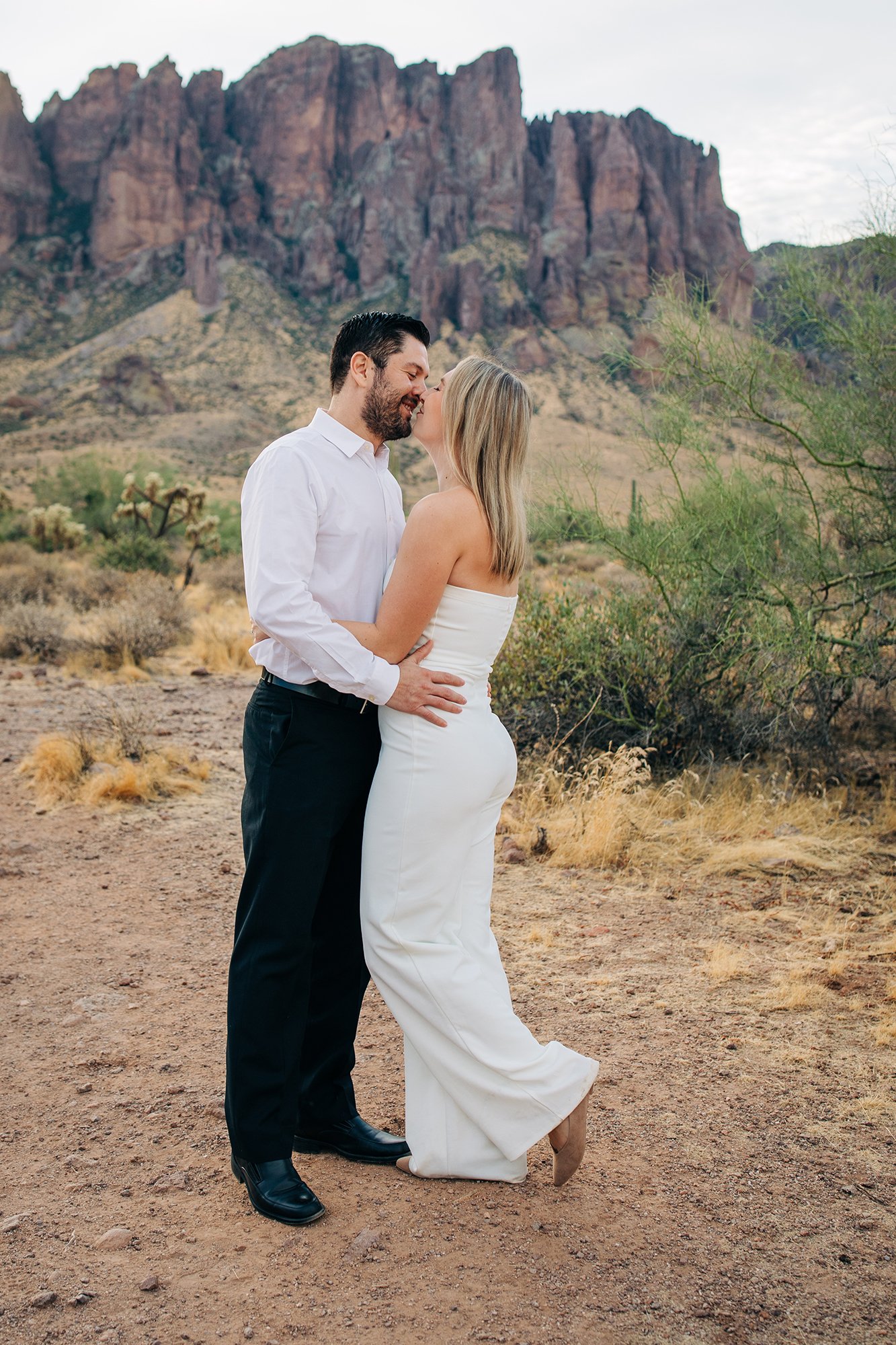 the-joys-of-a-morning-elopement-an-intimate-wedding-in-the-arizona-desert-9.jpg