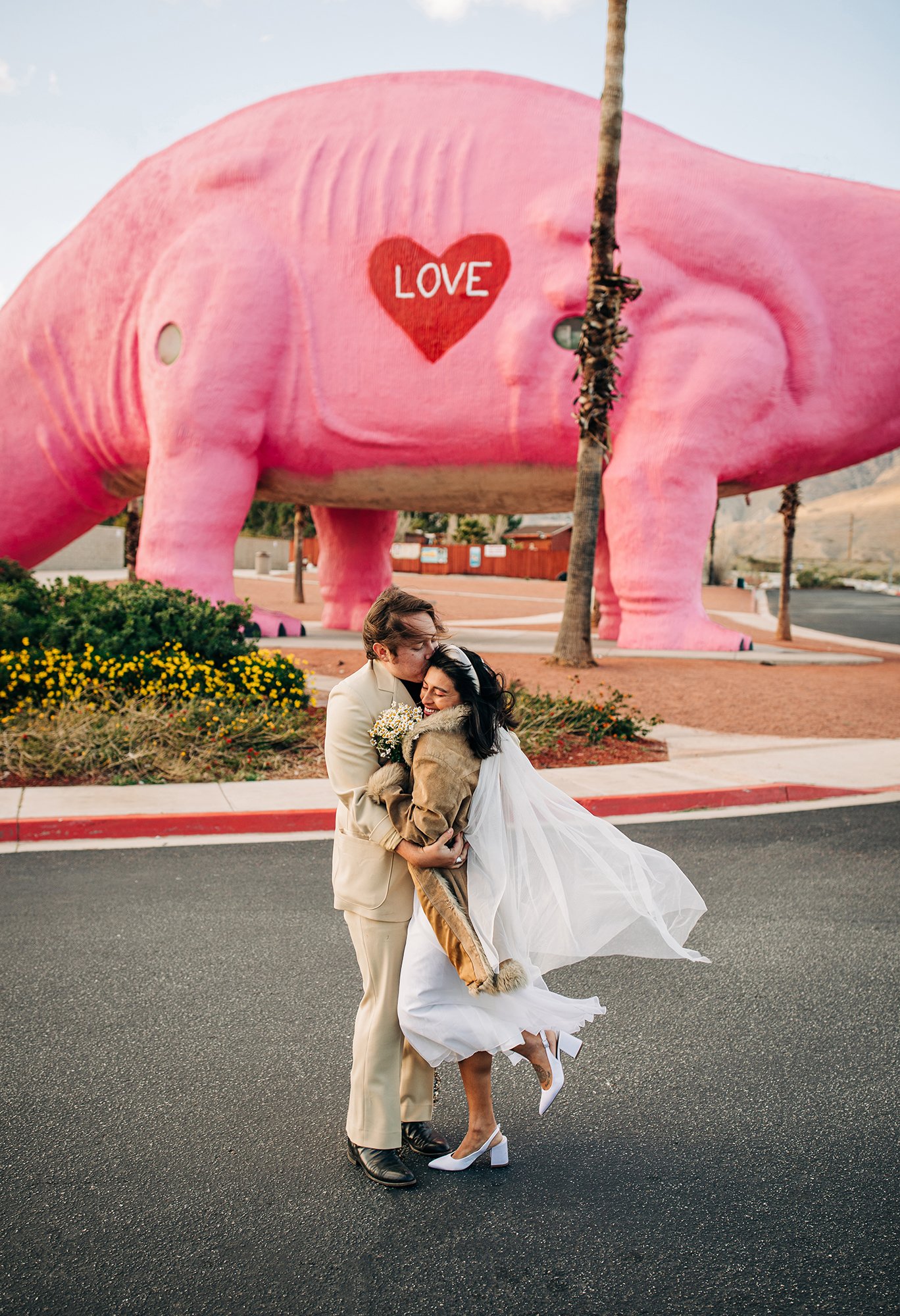 palm-springs-wedding-falling-in-love-with-weird-elopements-83.jpg