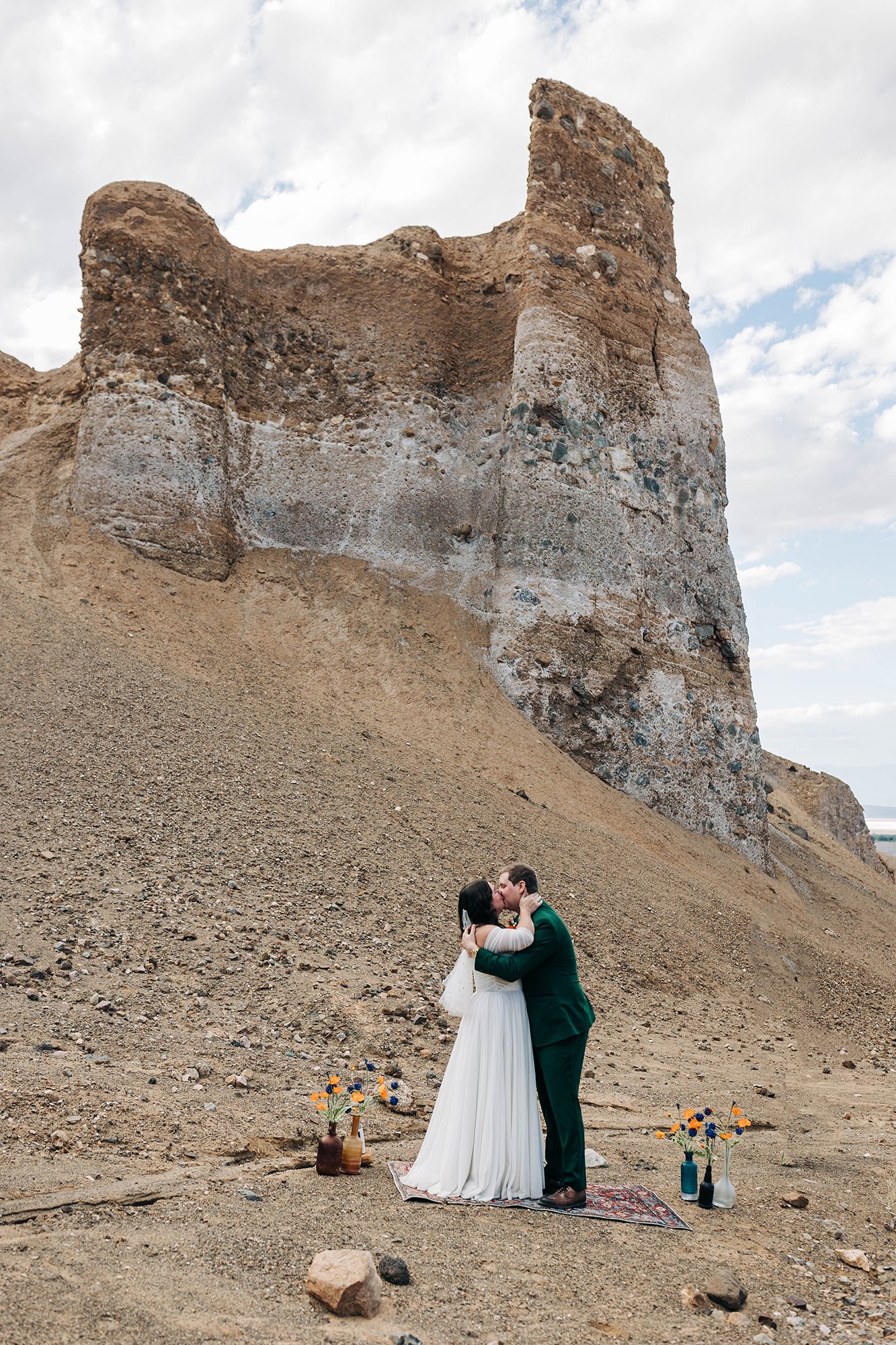 Melody and Tyler share their first kiss in Breakfast Canyon. 