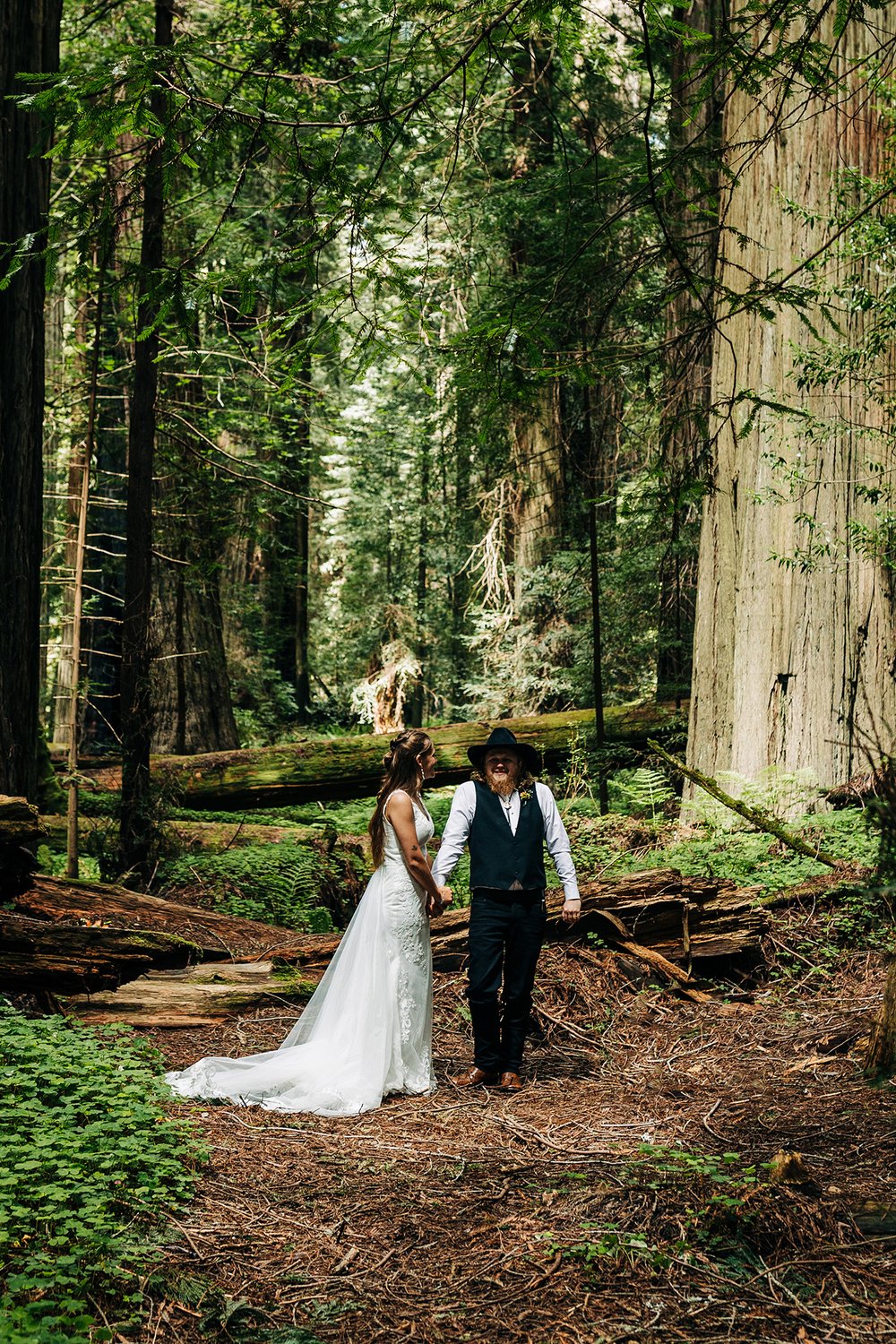 humboldt-redwoods-elopement-27.jpg