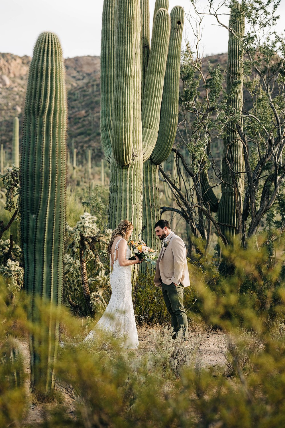 sunny-saguaro-national-park-elopement-30.jpg