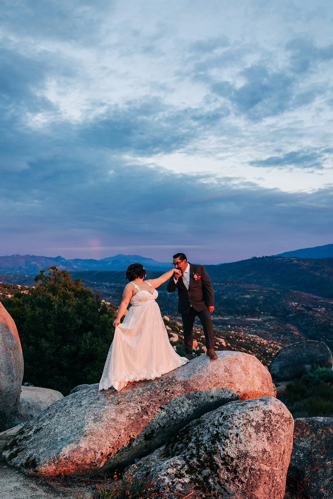 idyllwild-elopement-cabin-airbnb-119.jpg