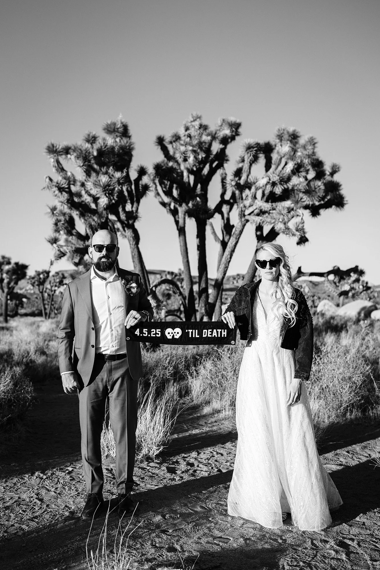 stylish-cap-rock-elopement-joshua-tree-11.jpg