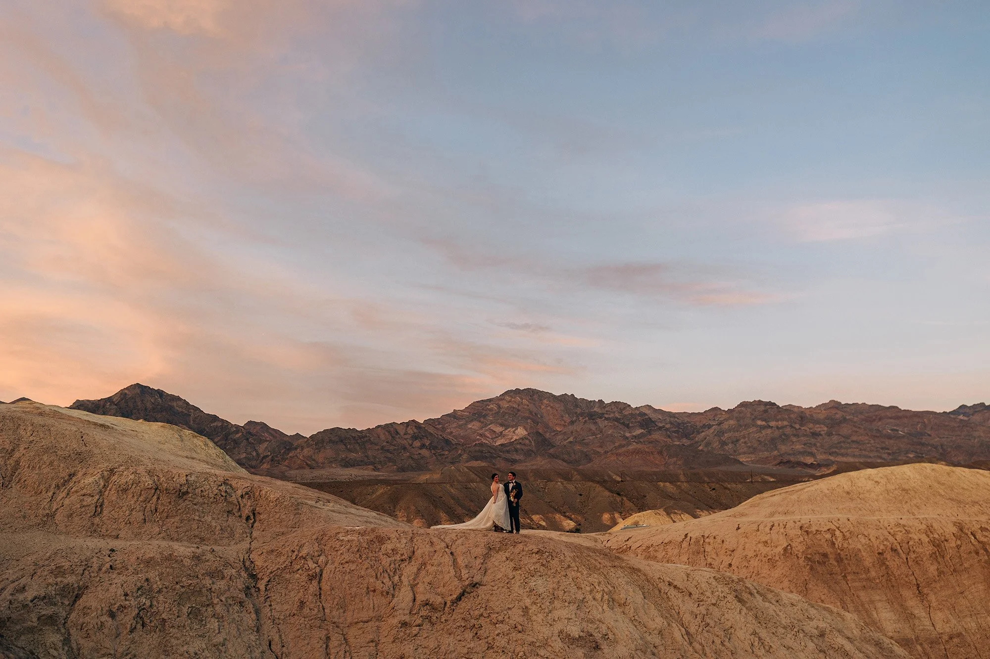 all-day-adventure-elopement-death-valley-51.jpg