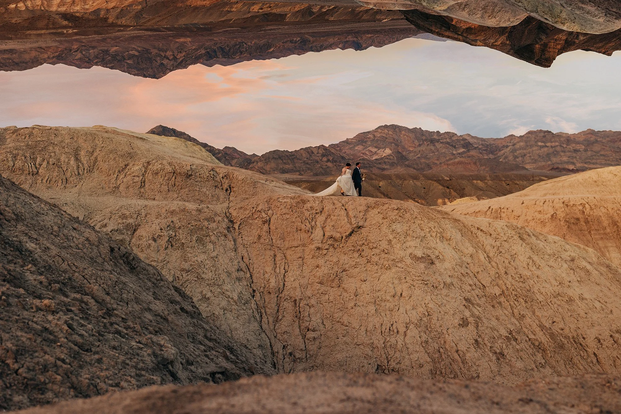all-day-adventure-elopement-death-valley-52.jpg