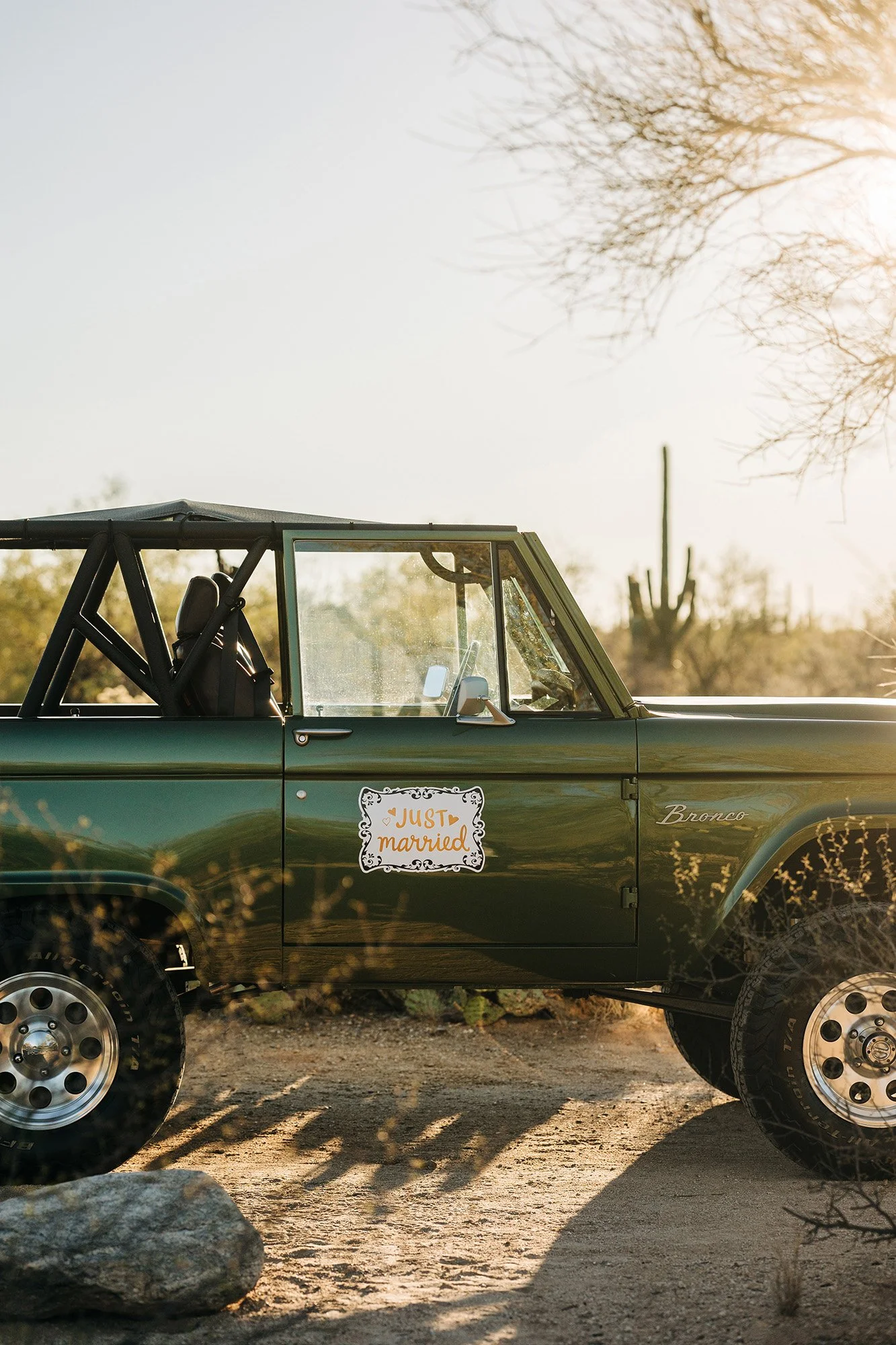 tucson-elopement-saguaros-classic-cars-in-n-out-66.jpg