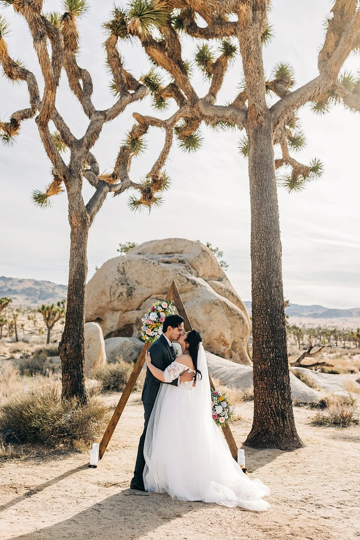 colorful-springtime-wedding-hidden-valley-joshua-tree-69.jpg