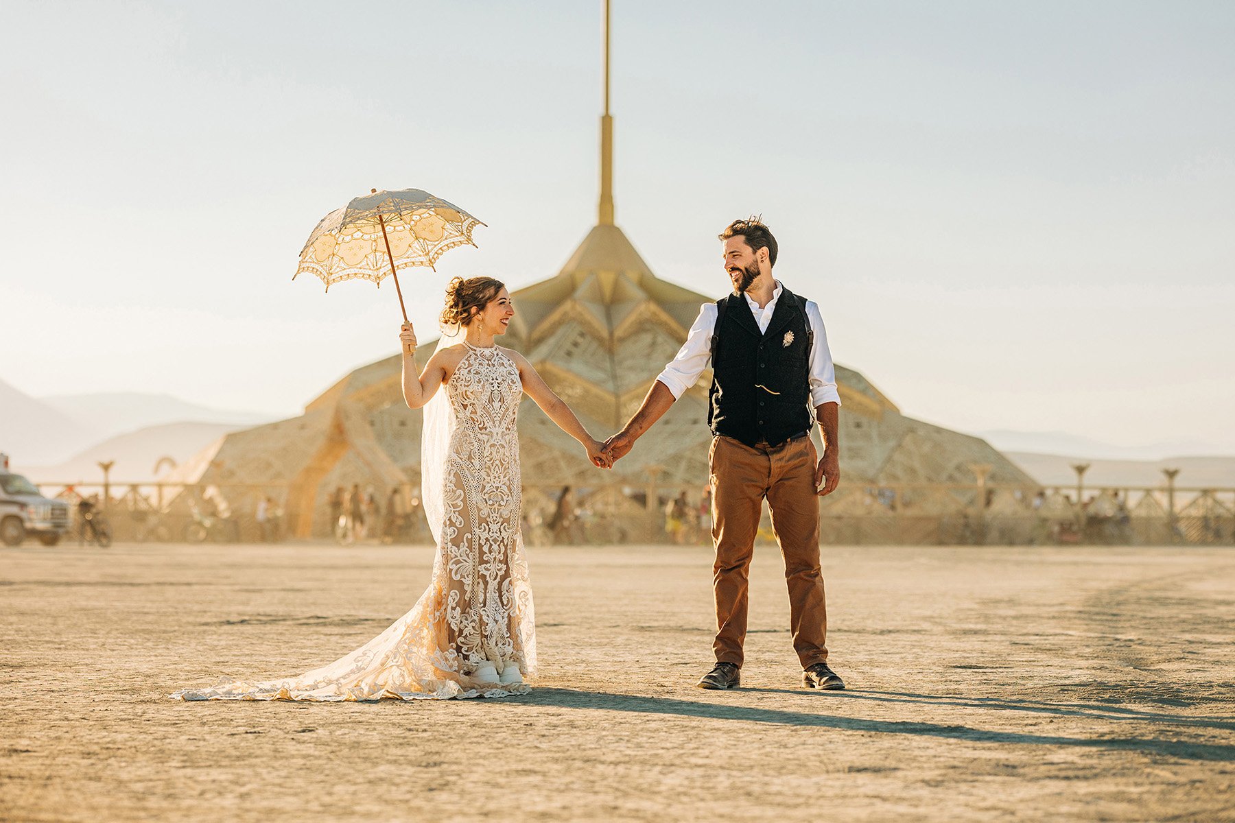 how-have-burning-man-wedding-37.jpg