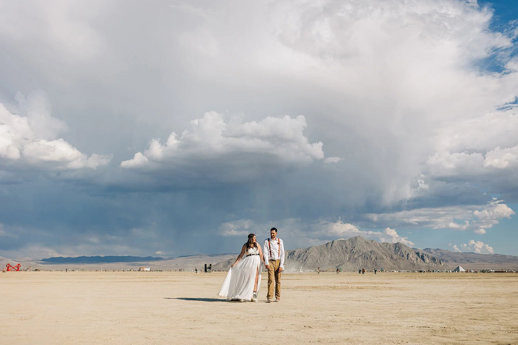 how-have-burning-man-wedding-17.jpg