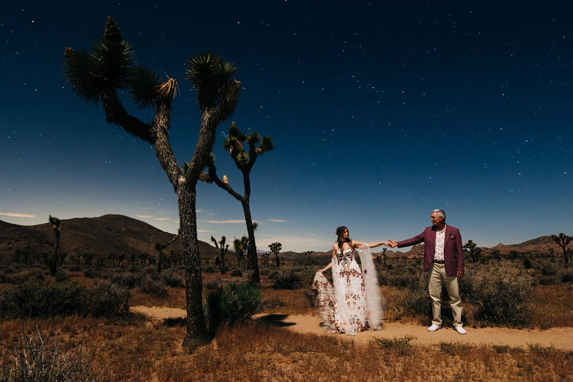 pink-gold-florals-joshua-tree-elopement-111.jpg