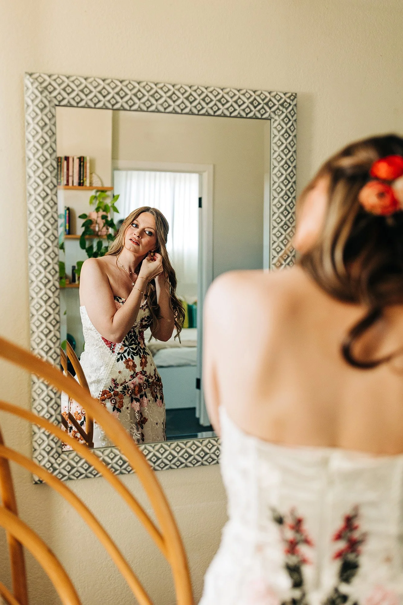 pink-gold-florals-joshua-tree-elopement-18.jpg