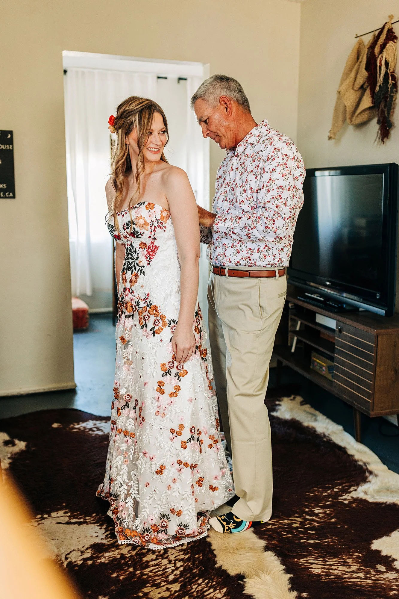 pink-gold-florals-joshua-tree-elopement-15.jpg