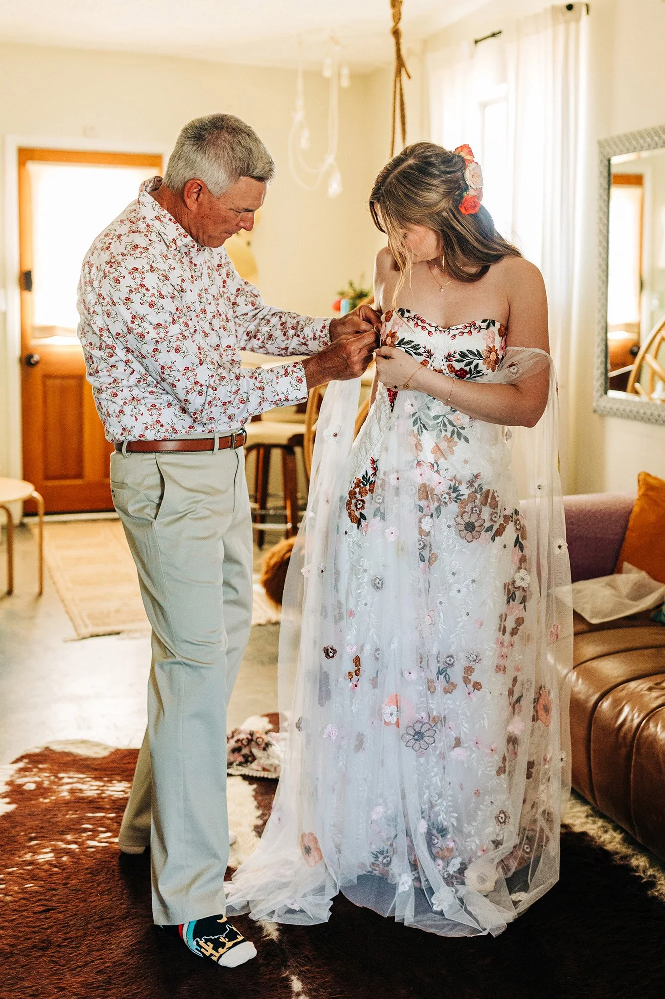 pink-gold-florals-joshua-tree-elopement-19.jpg