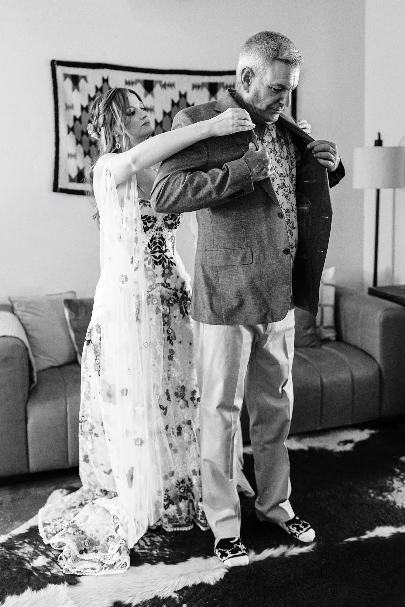 pink-gold-florals-joshua-tree-elopement-22.jpg