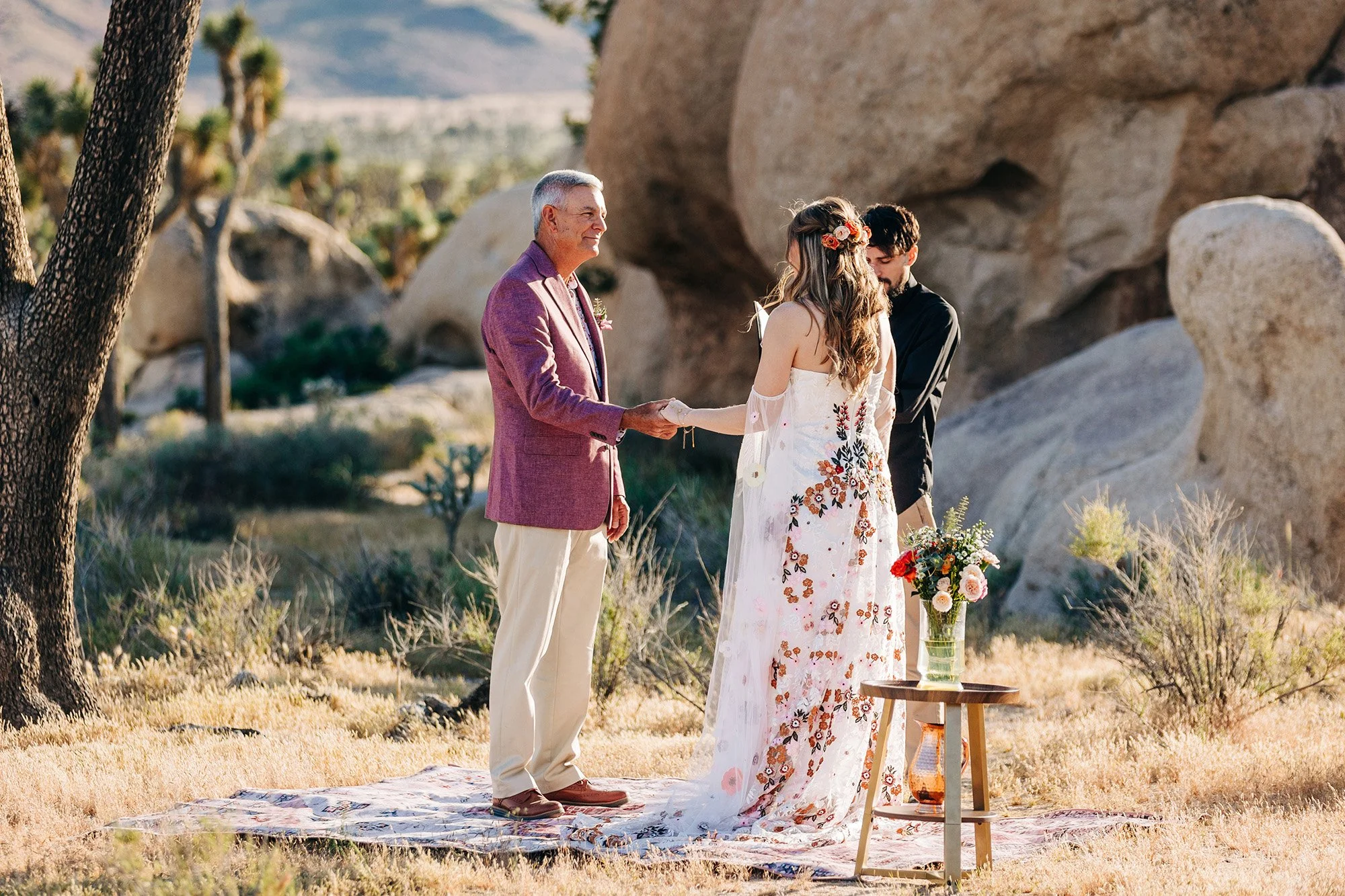 pink-gold-florals-joshua-tree-elopement-32.jpg