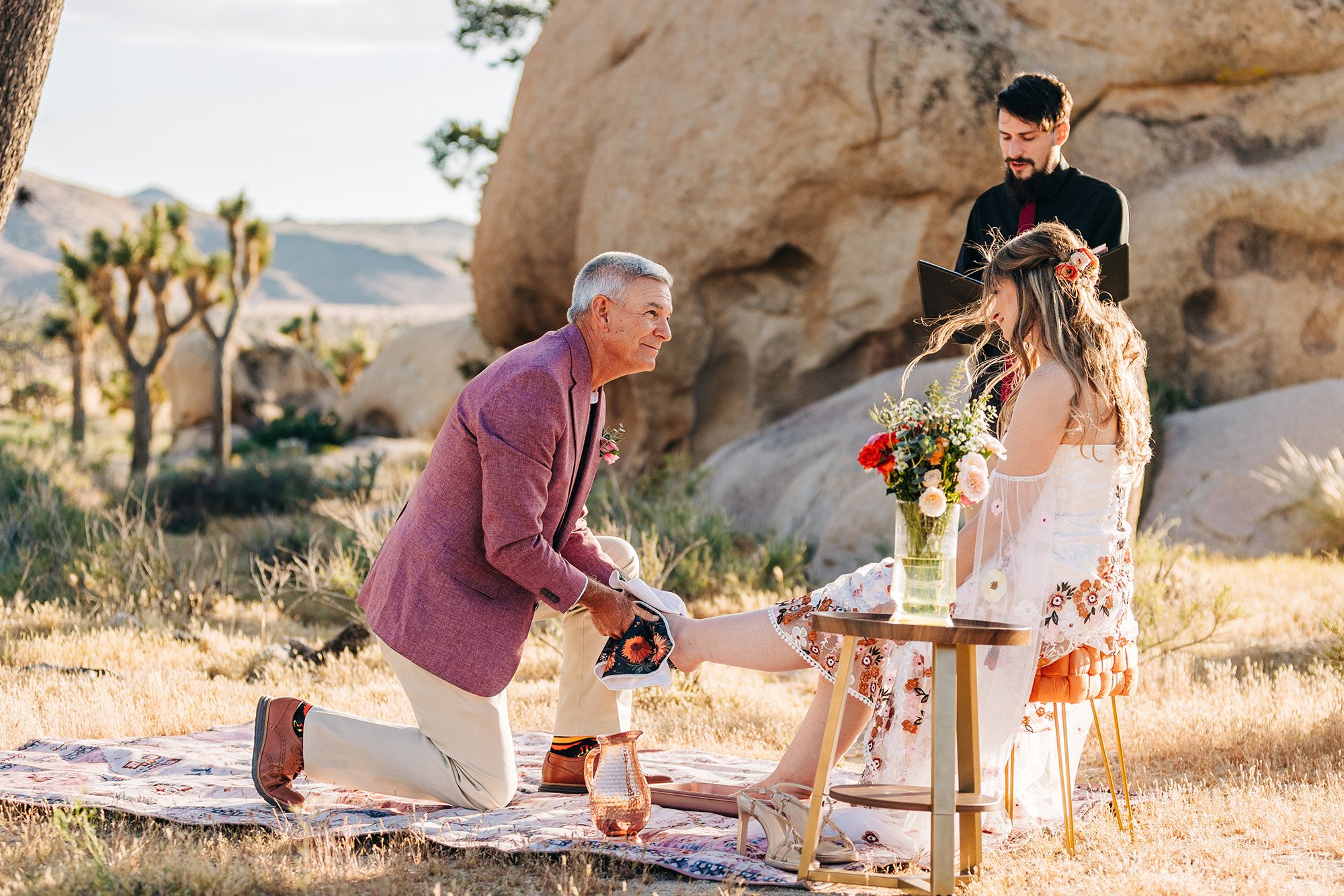 pink-gold-florals-joshua-tree-elopement-49.jpg