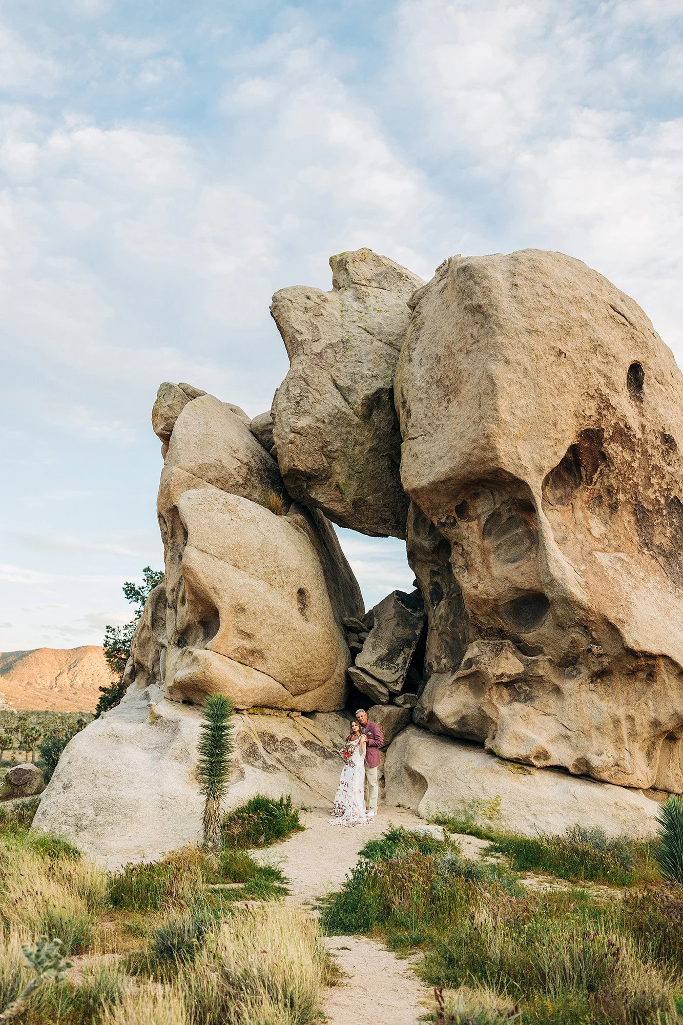 pink-gold-florals-joshua-tree-elopement-81.jpg