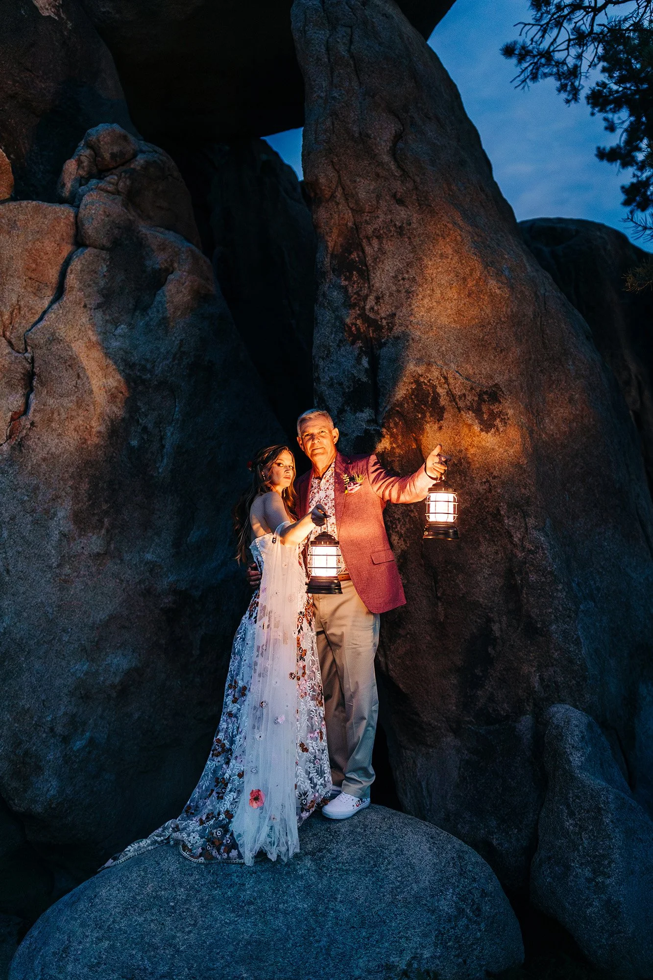 pink-gold-florals-joshua-tree-elopement-104.jpg