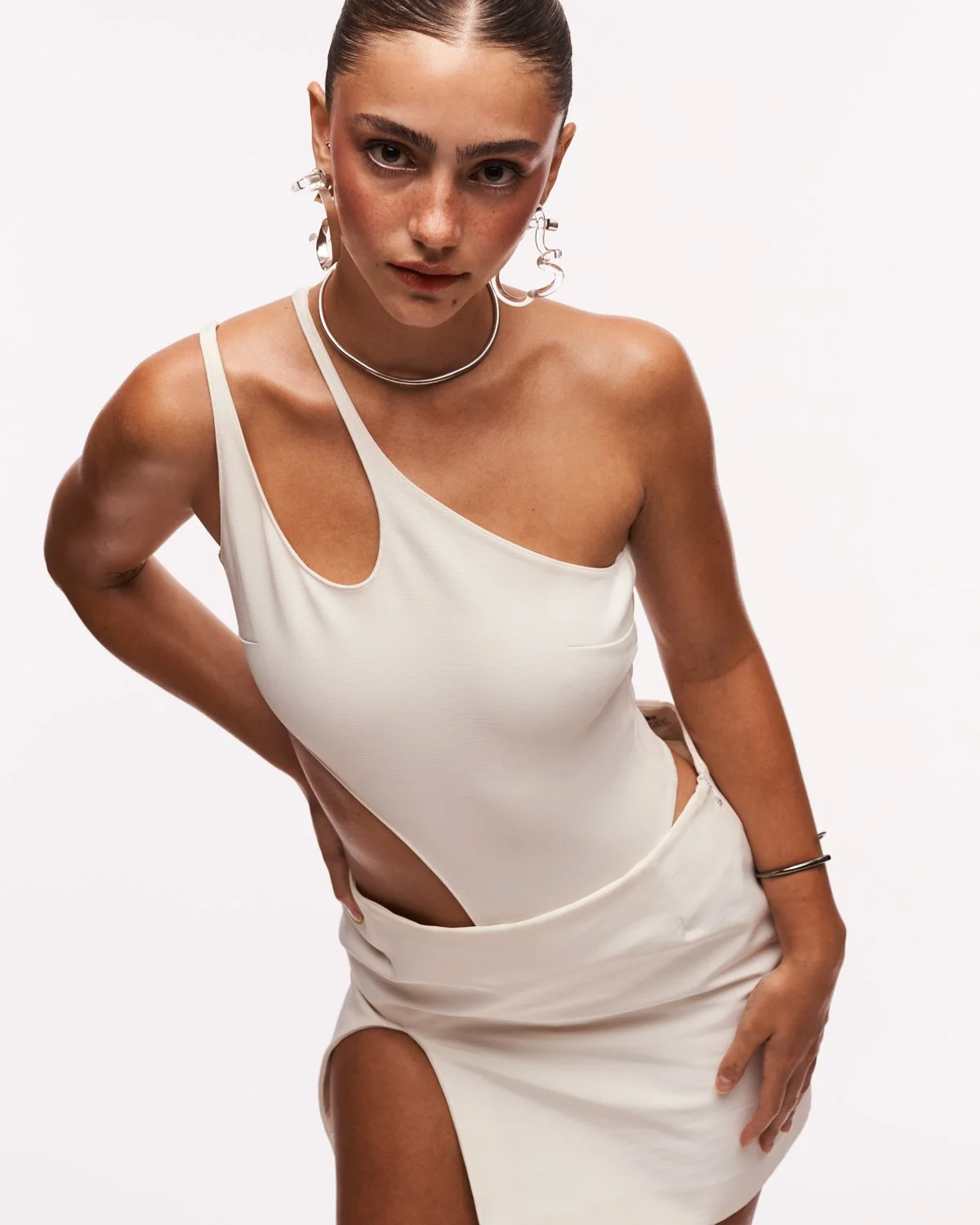 3_TOPICALS_RYLEE_654_317_319.jpg