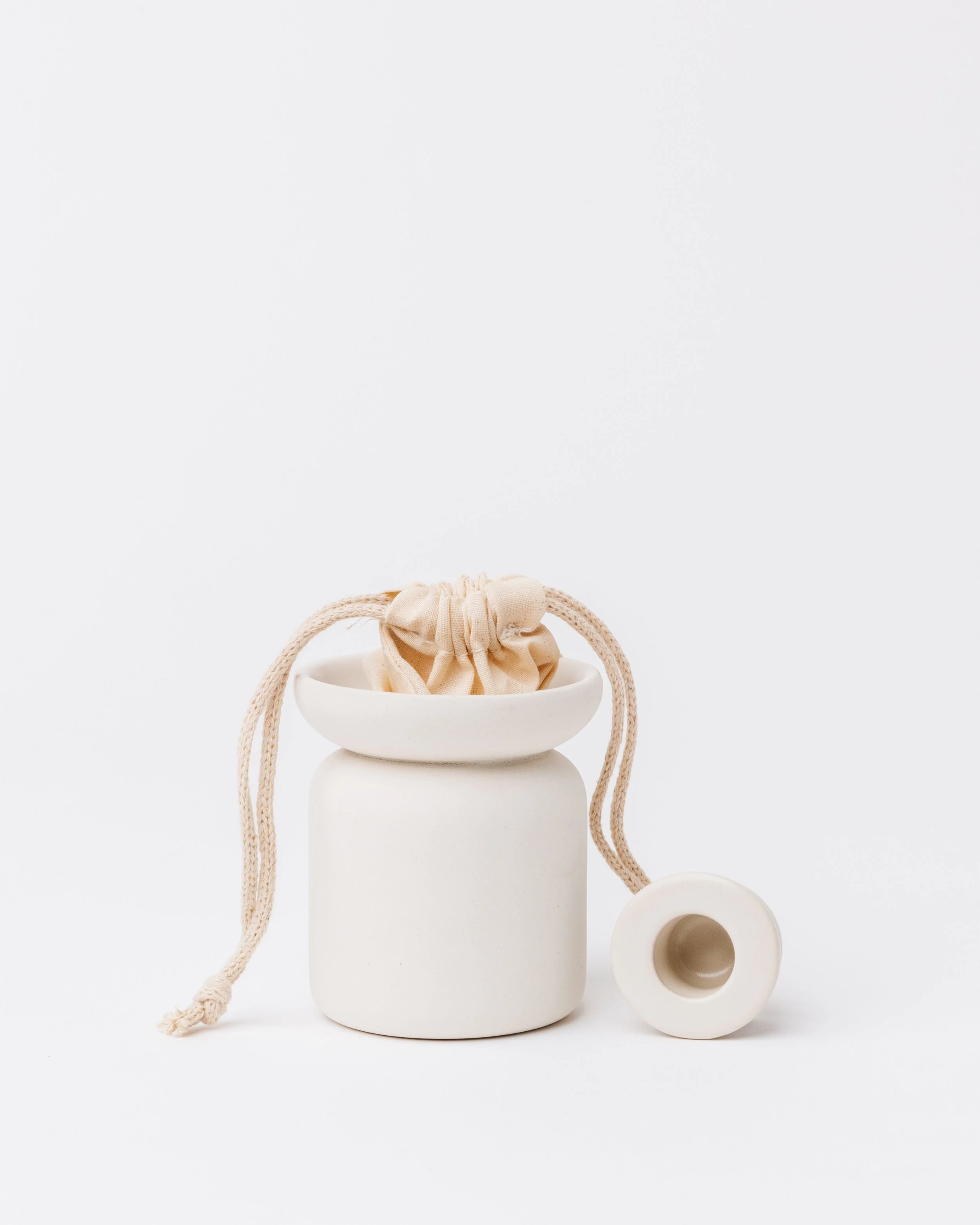 KUNOKAIKU_Small Urn_bag stack-3.jpg