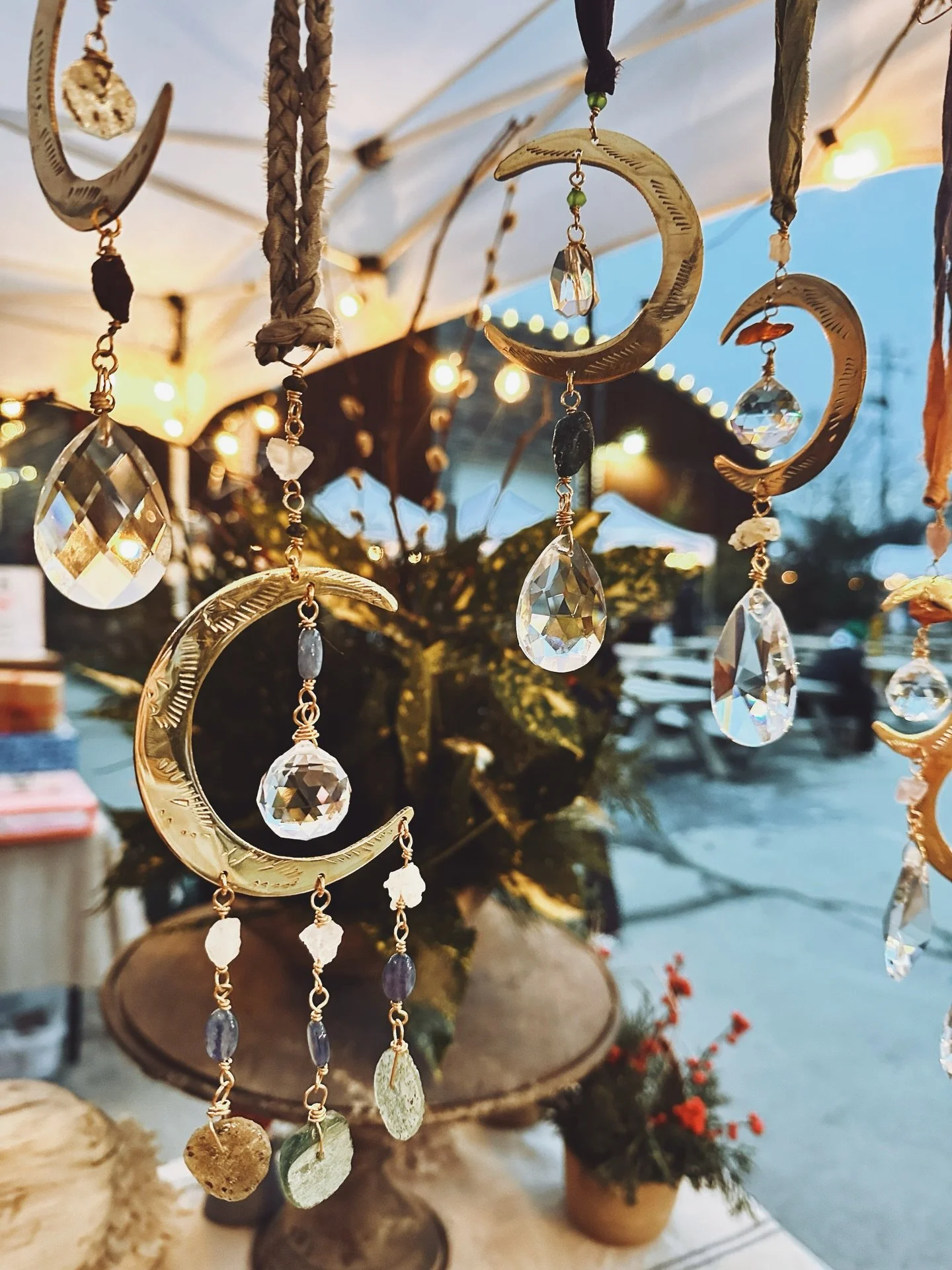My heartfelt thanks to all who stopped by to shop or share a kind work or a hello over the last two weeks at the @kennettholidayvillagemarket. This event is one of my favorites for good reason and this year did not disappoint. 

And a massive thank y