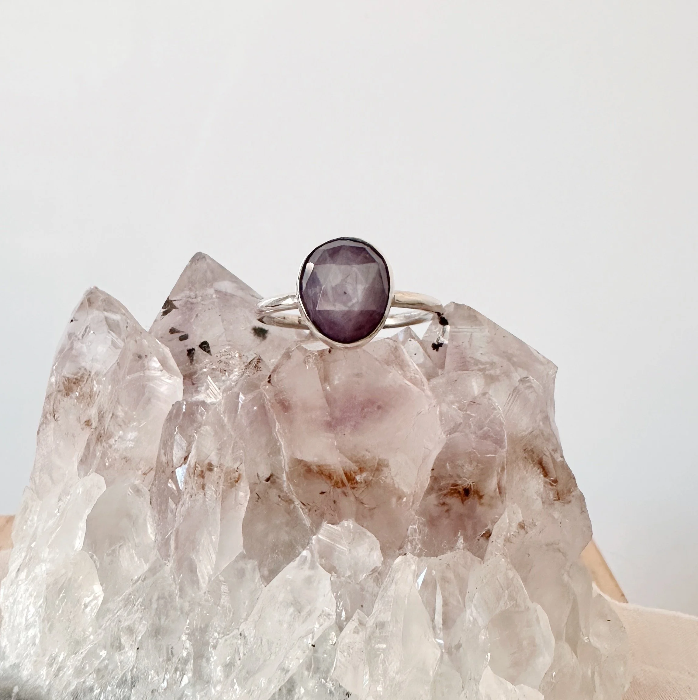 Purple Silk Sapphire and Sterling Silver Ring. Size 5.75