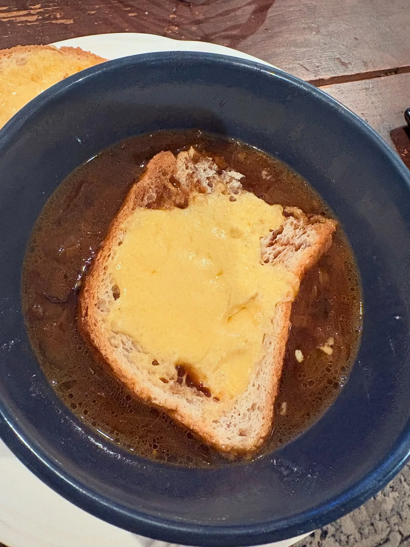 Made gluten-free French onion soup this week. Simple, cozy, and way easier than I expected.

I used @franzbakery sourdough as the &ldquo;crouton,&rdquo; and it was so good. Definitely making this one again.

I&rsquo;m trying to make one soup a week t