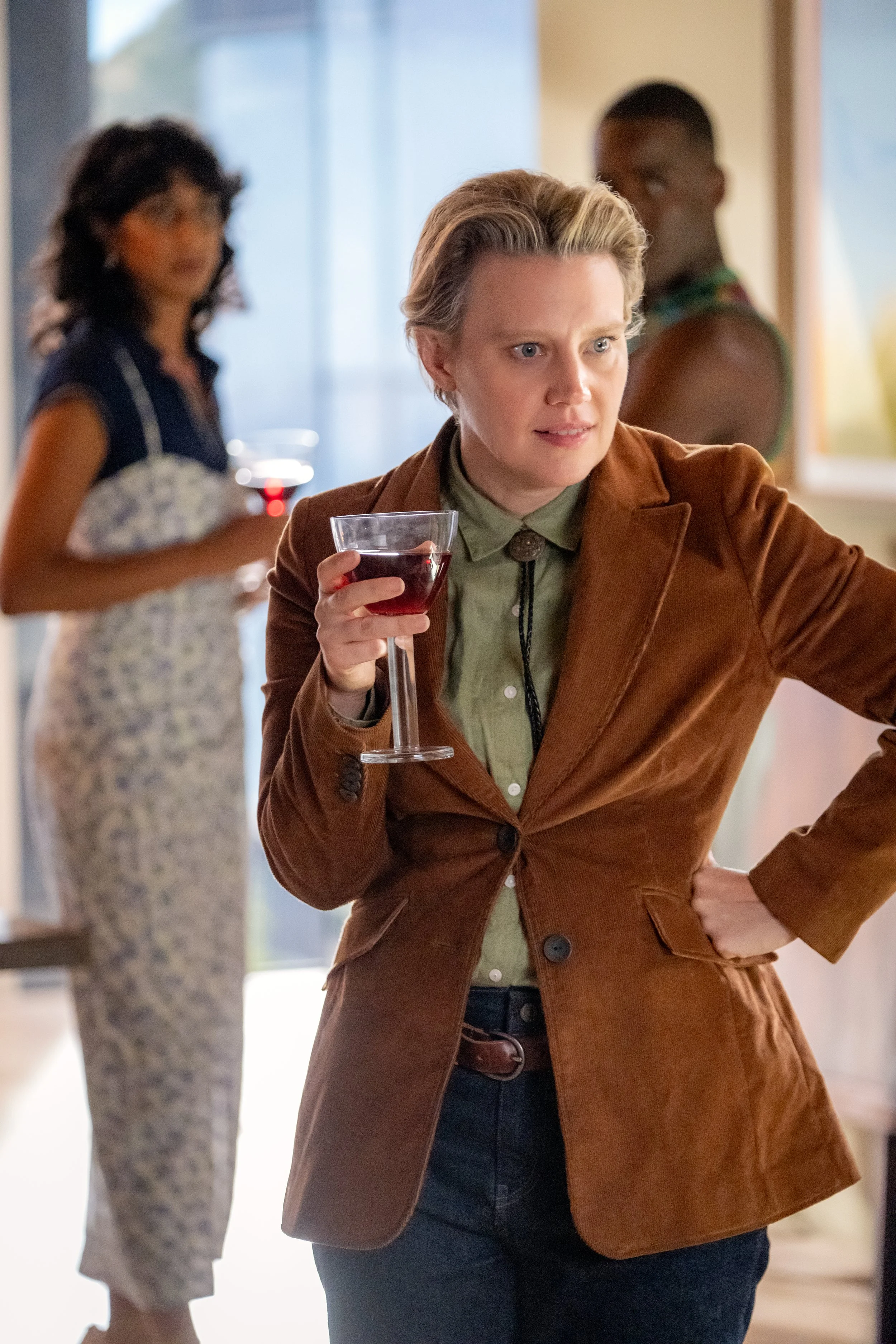 Kate McKinnon in THE ROSES. Photo by Jaap Buitendijk, Courtesy of Searchlight Pictures. © 2025 Searchlight Pictures All Rights Reserved.