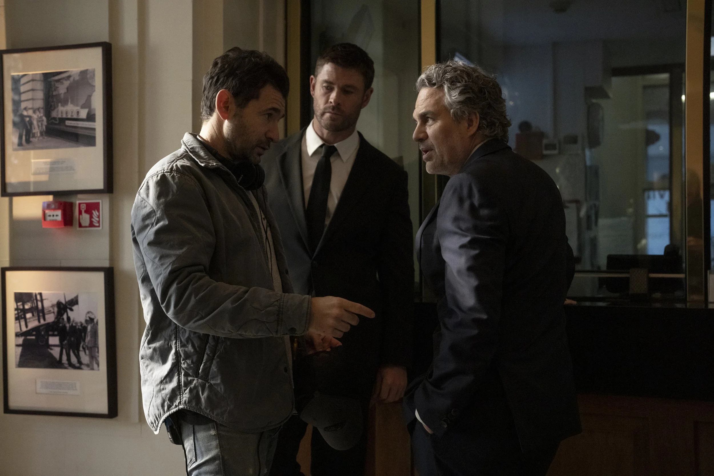 crime-101-film-still-16.jpg
