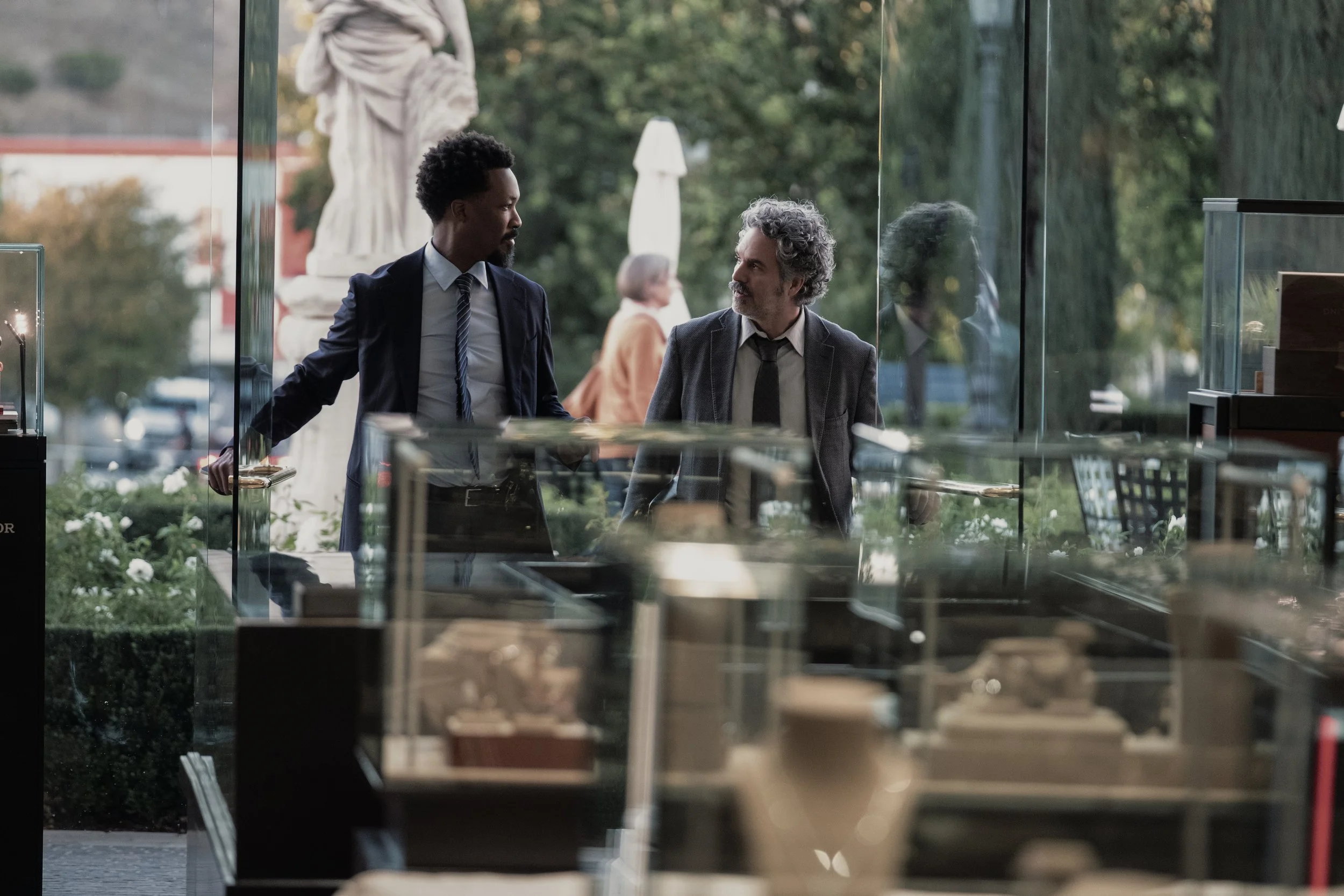 corey-hawkins-mark-ruffalo-crime-101-film-still-1.jpg